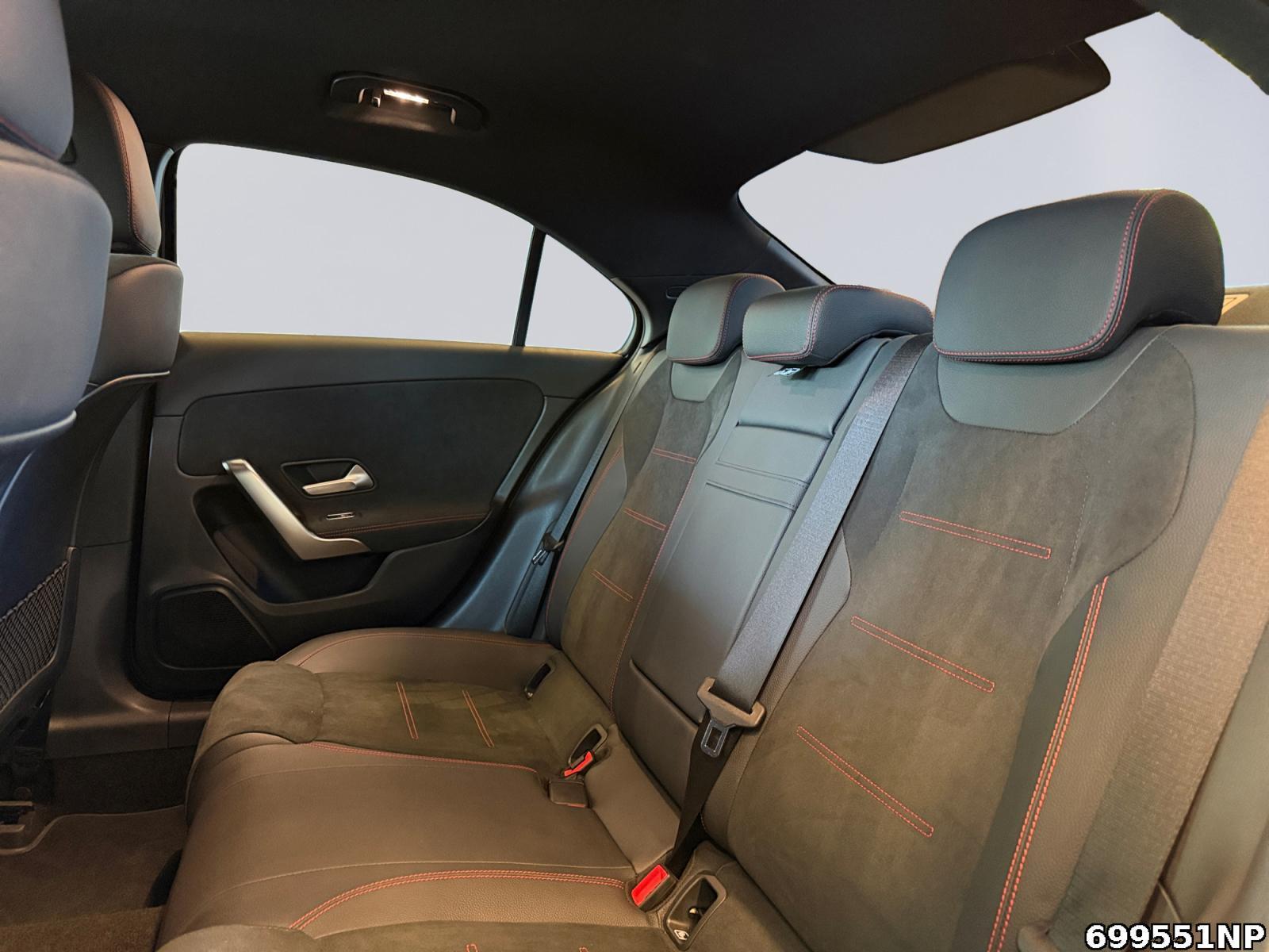 Fahrzeugabbildung Mercedes-Benz A 250 4M AMG Limousine Multibeam Keyless Night