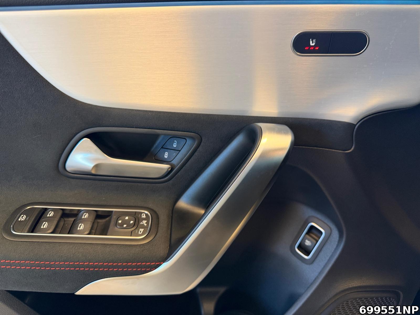 Fahrzeugabbildung Mercedes-Benz A 250 4M AMG Limousine Multibeam Keyless Night
