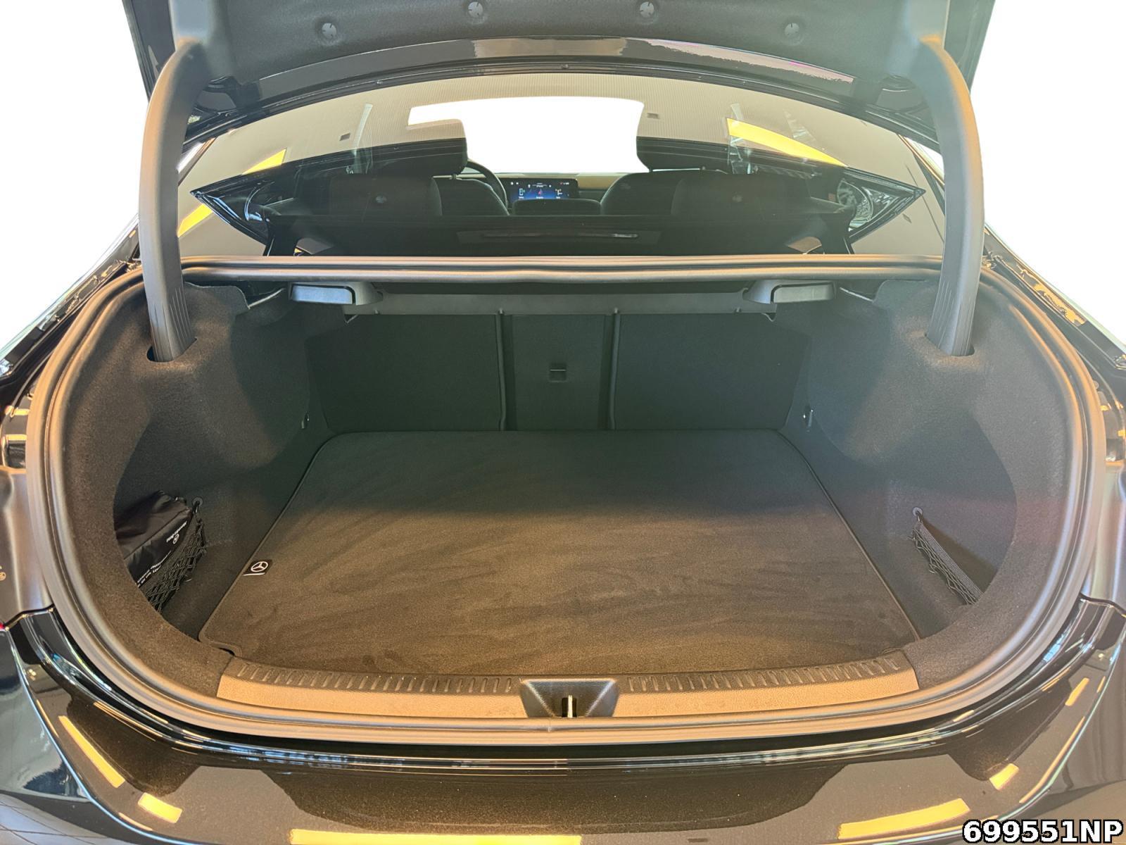 Fahrzeugabbildung Mercedes-Benz A 250 4M AMG Limousine Multibeam Keyless Night