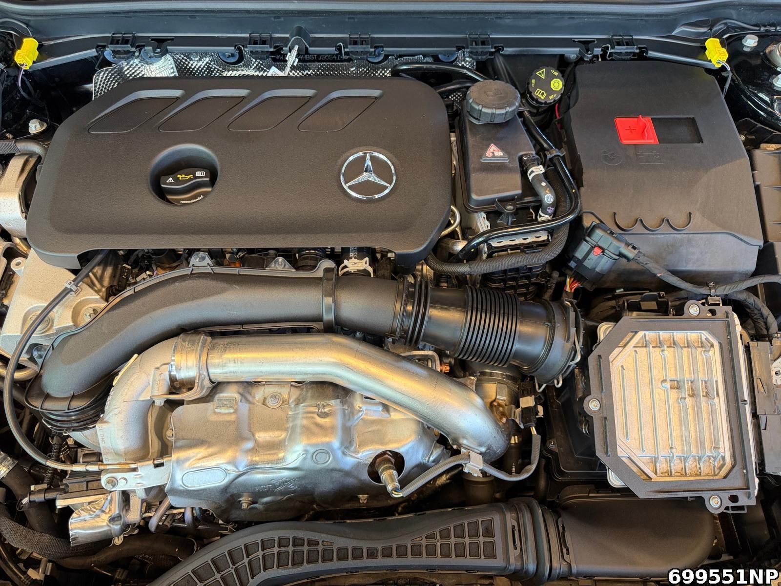 Fahrzeugabbildung Mercedes-Benz A 250 4M AMG Limousine Multibeam Keyless Night