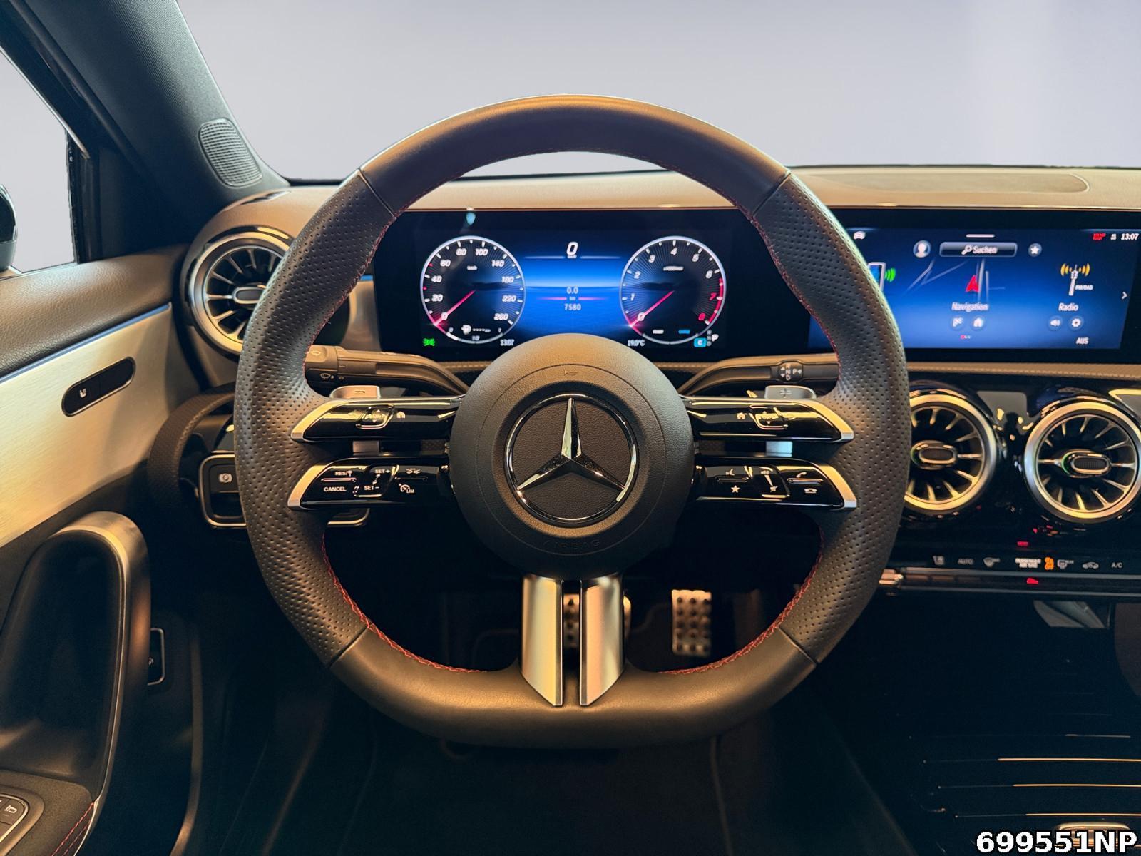 Fahrzeugabbildung Mercedes-Benz A 250 4M AMG Limousine Multibeam Keyless Night