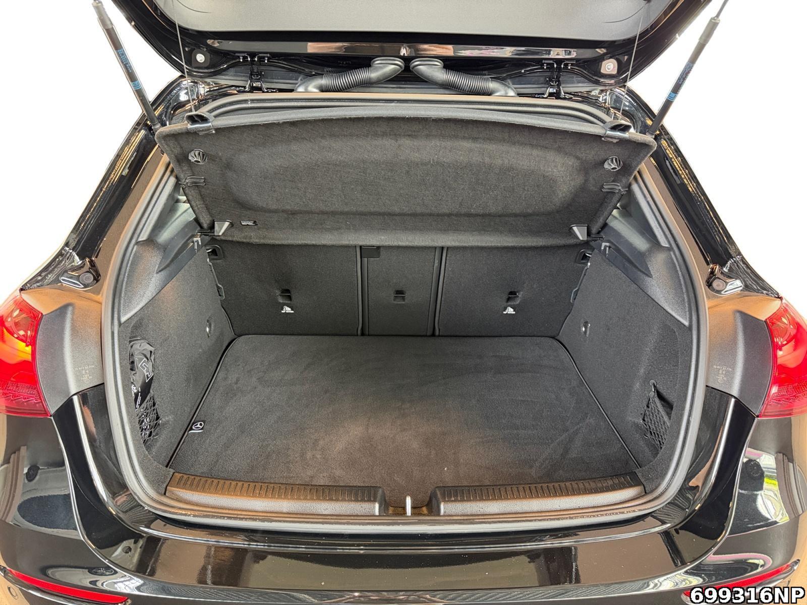 Fahrzeugabbildung Mercedes-Benz A 200 d Progressive LED Kamera PTS Lenkradhzg..