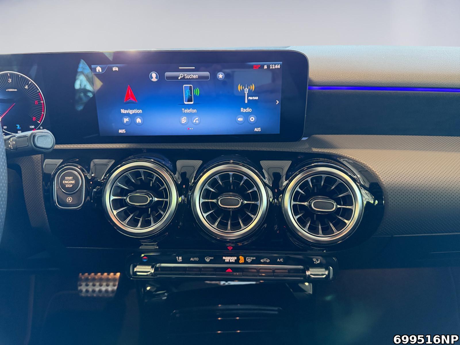 Fahrzeugabbildung Mercedes-Benz A 200 d AMG Pano-SD KeylessGO 18
