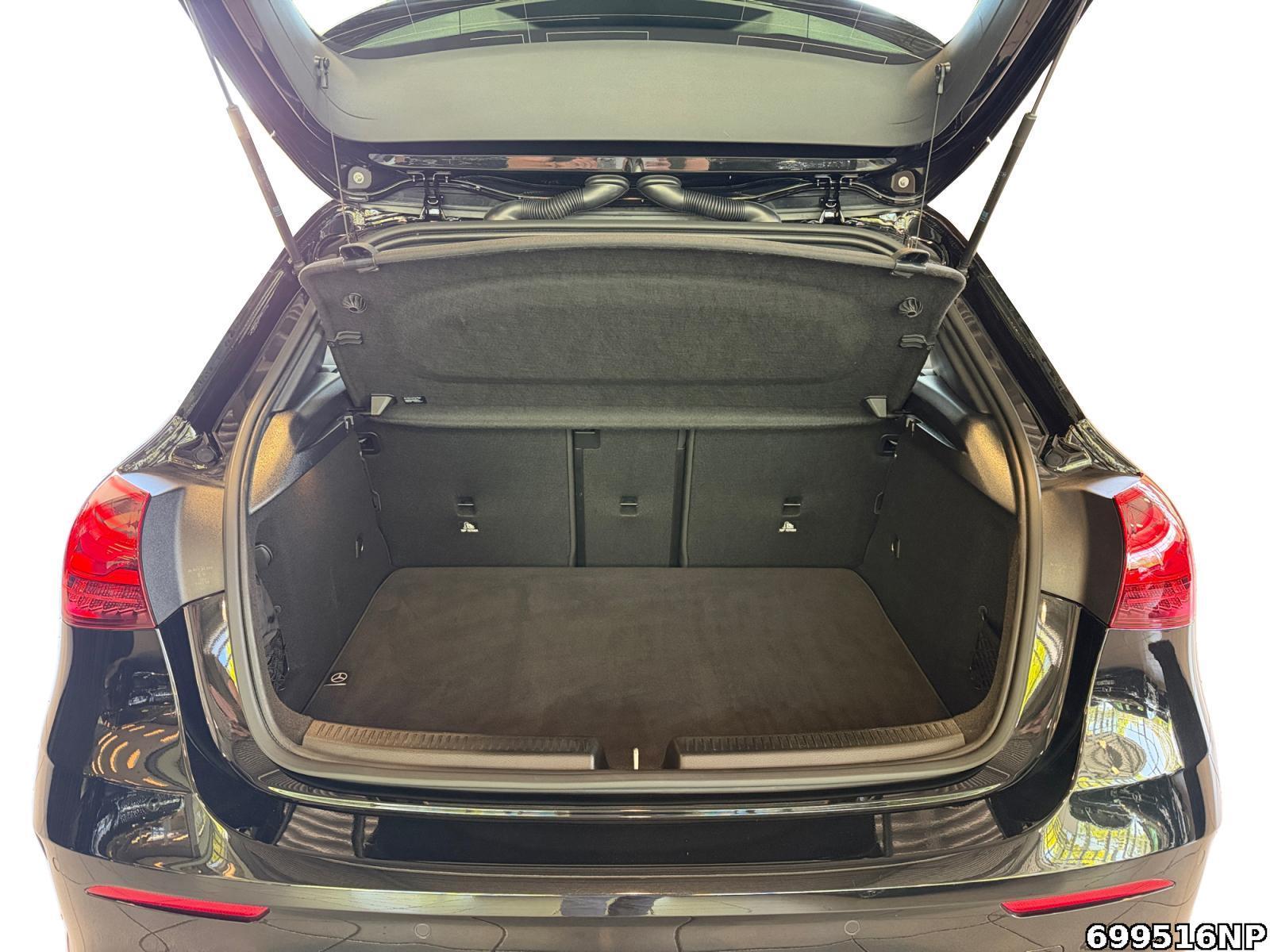 Fahrzeugabbildung Mercedes-Benz A 200 d AMG Pano-SD KeylessGO 18