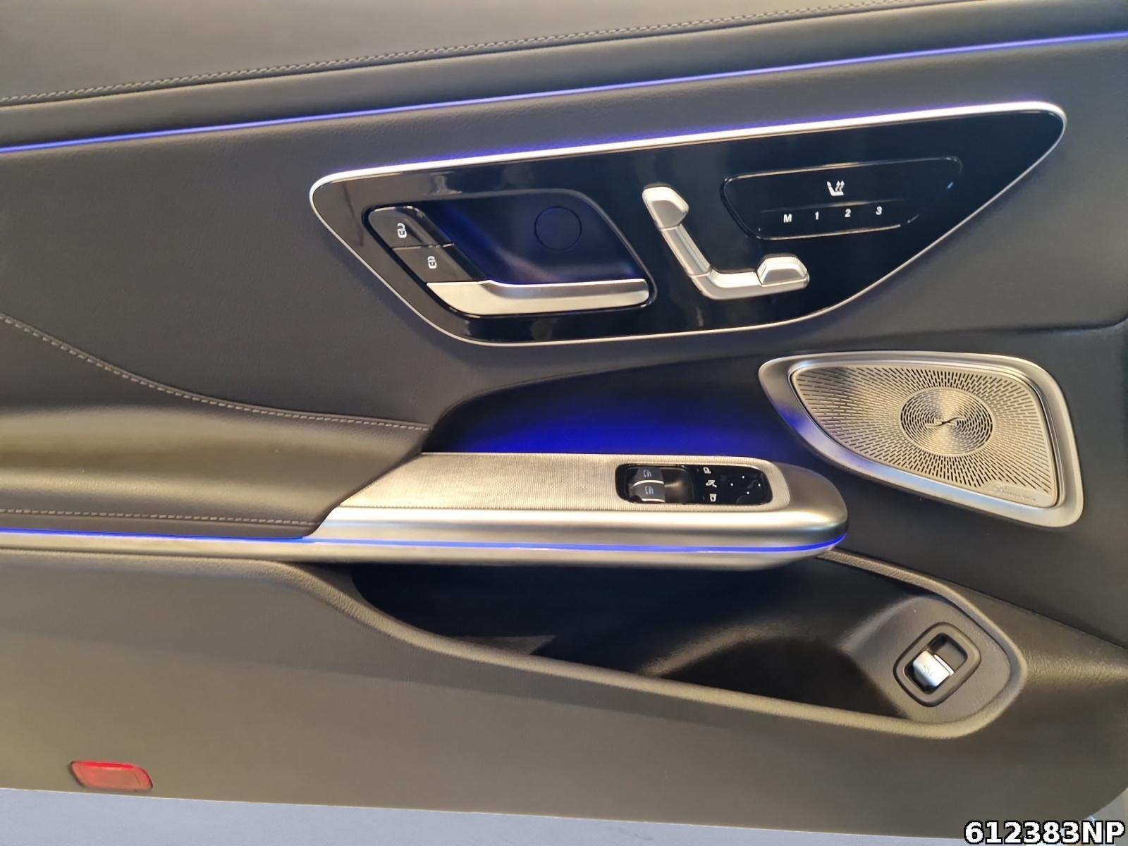 Fahrzeugabbildung Mercedes-Benz CLE 300 4M AMG Coupé Pano Night Burmester Memory