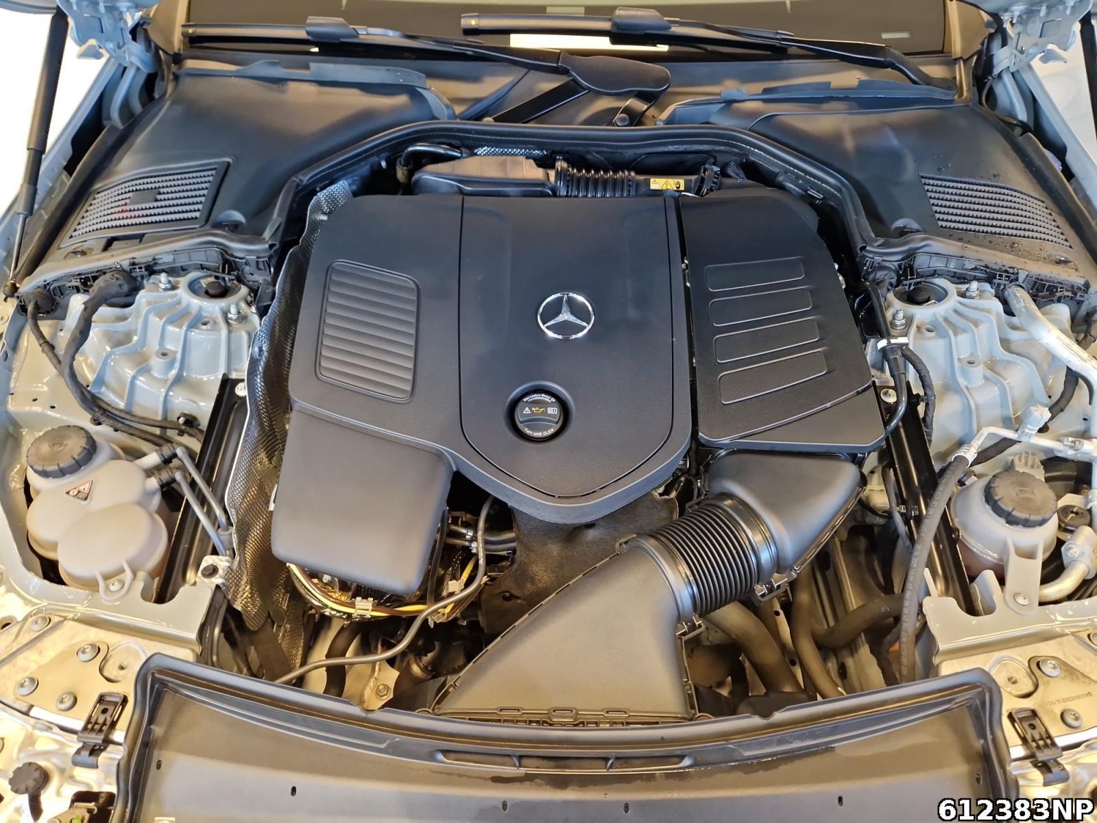 Fahrzeugabbildung Mercedes-Benz CLE 300 4M AMG Coupé Pano Night Burmester Memory
