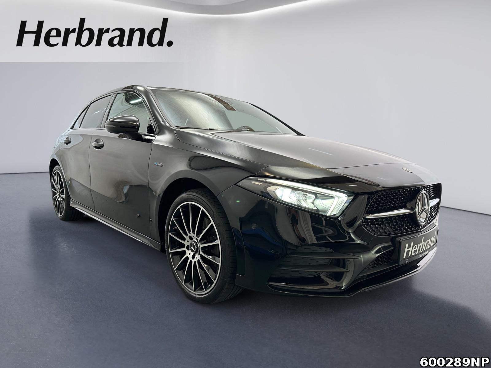 Fahrzeugabbildung Mercedes-Benz A 250 AMG Night Kamera 19