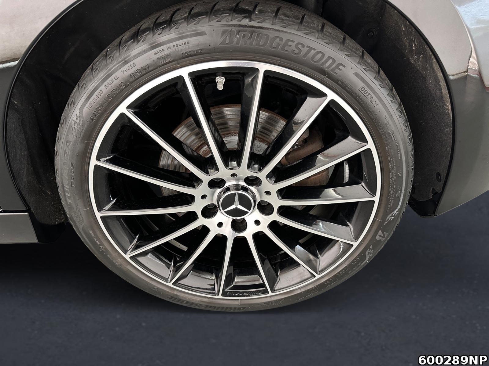 Fahrzeugabbildung Mercedes-Benz A 250 AMG Night Kamera 19