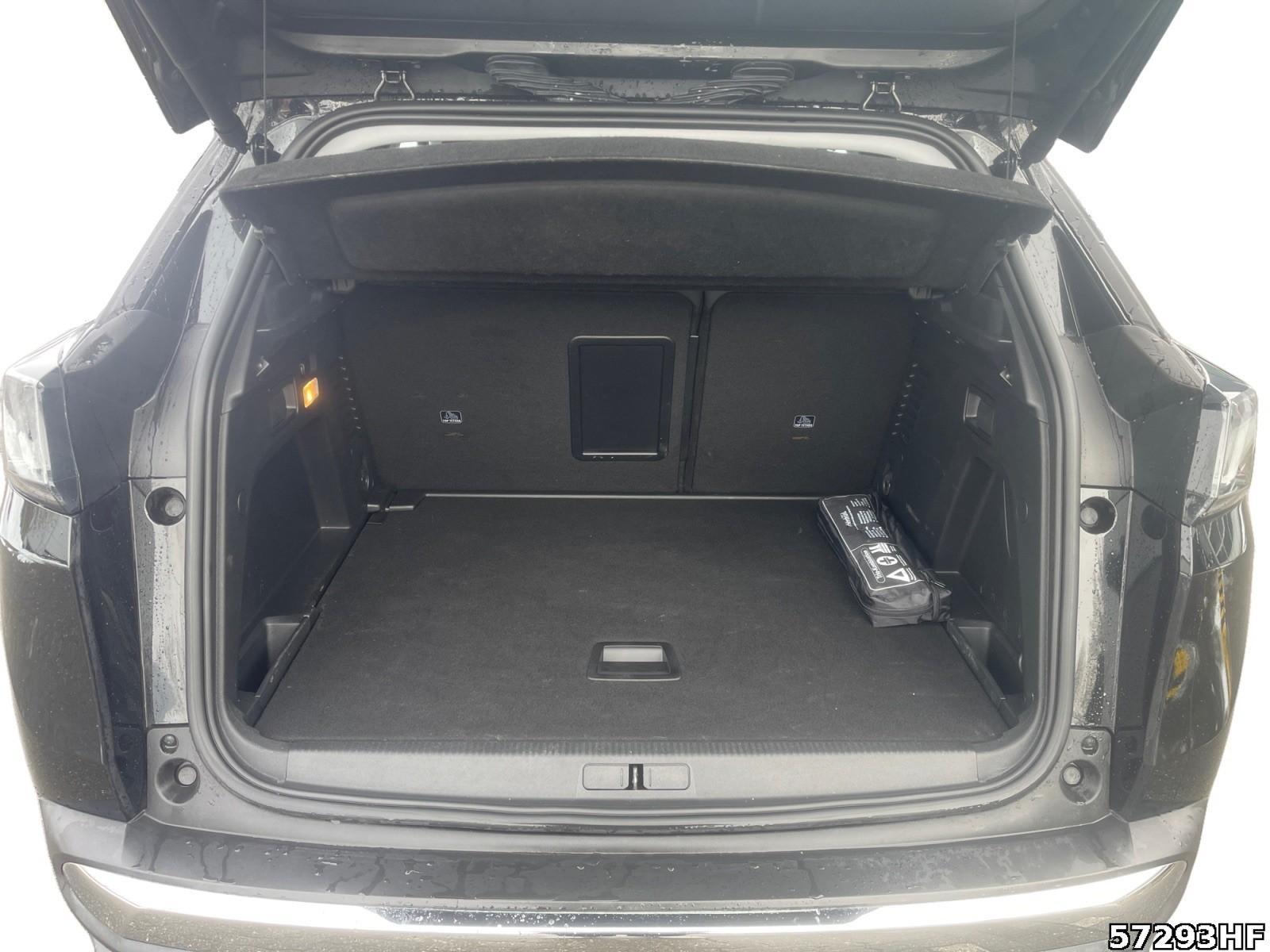 Fahrzeugabbildung Peugeot 3008 Allure Pack MOPF +SHZ+RFK+CARPLAY+LED