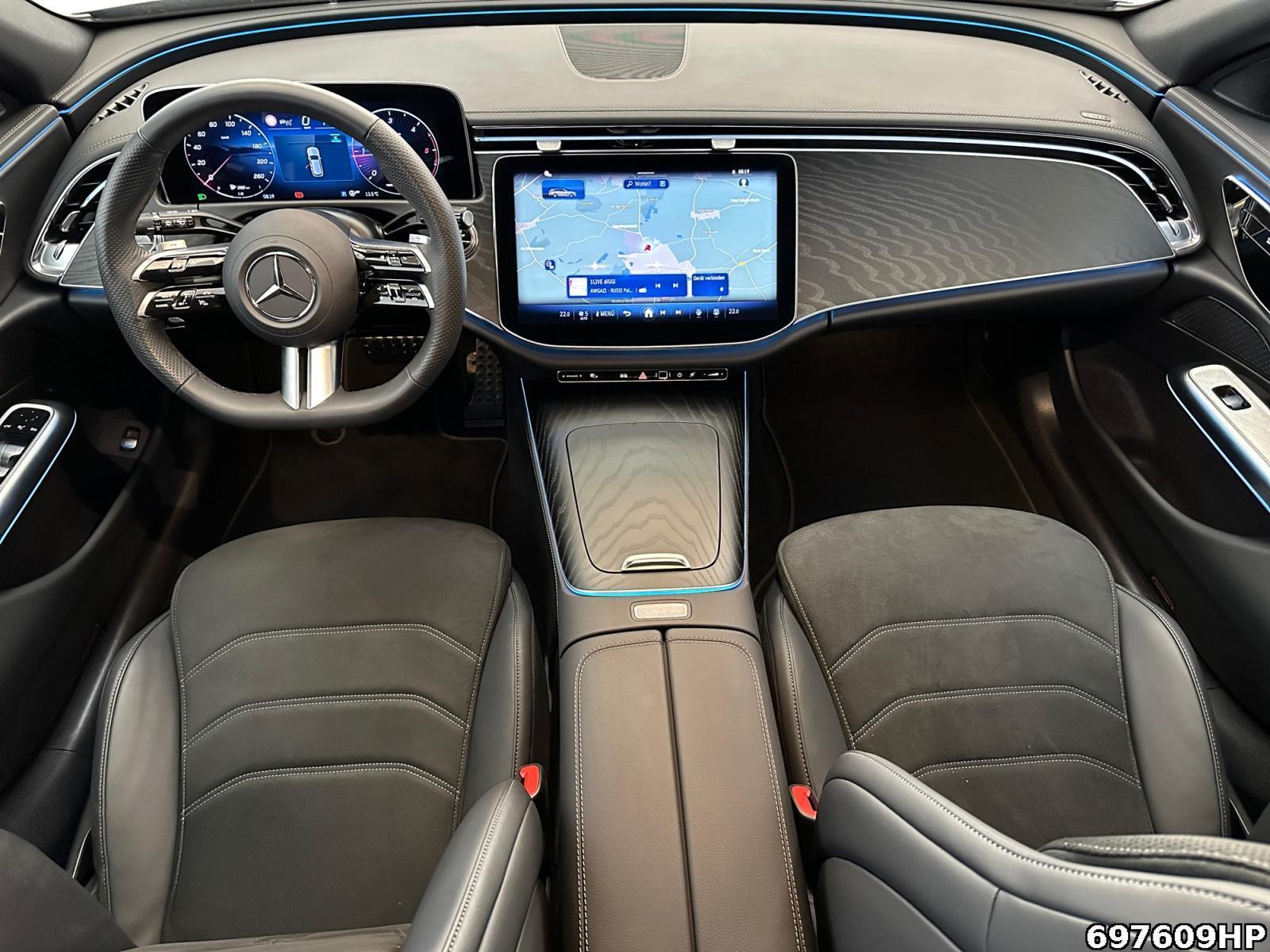 Fahrzeugabbildung Mercedes-Benz E 220 d T AMG DISTRONIC AHK Night-Paket CarPlay