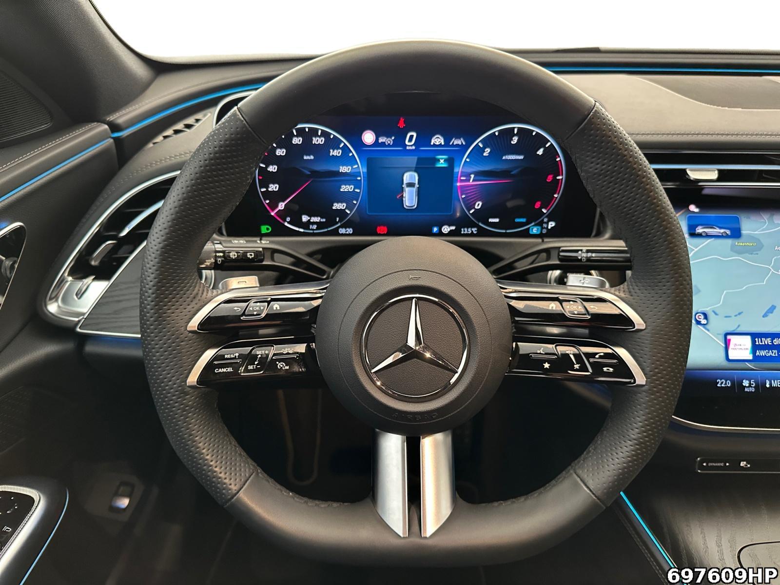 Fahrzeugabbildung Mercedes-Benz E 220 d T AMG DISTRONIC AHK Night-Paket CarPlay