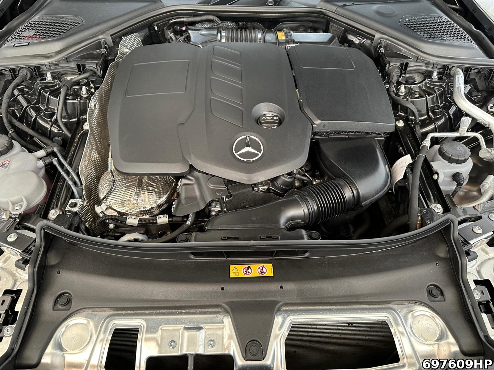 Fahrzeugabbildung Mercedes-Benz E 220 d T AMG DISTRONIC AHK Night-Paket CarPlay