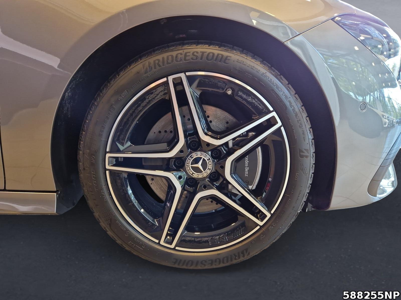 Fahrzeugabbildung Mercedes-Benz CLA 200 Shooting Brake AMG+STHZ+360°+MULTI+GUARD+MEMO+DISTR