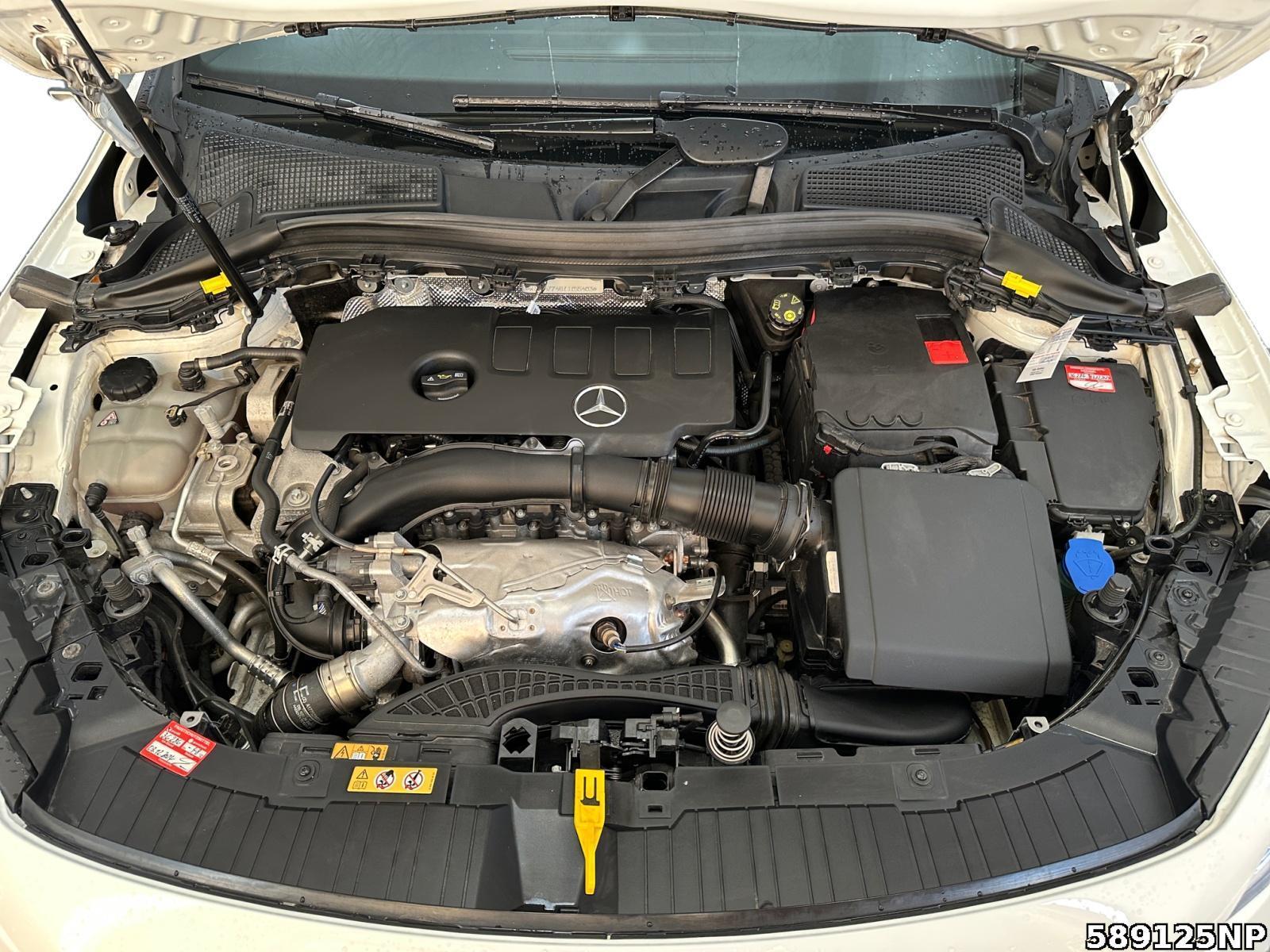 Fahrzeugabbildung Mercedes-Benz GLA 250 Progressive Distronic, Pano, AHK, Night