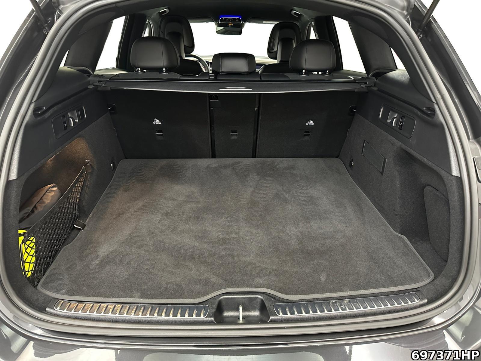 Fahrzeugabbildung Mercedes-Benz GLC 300 d 4M AMG Premium AHK Distronic DAB