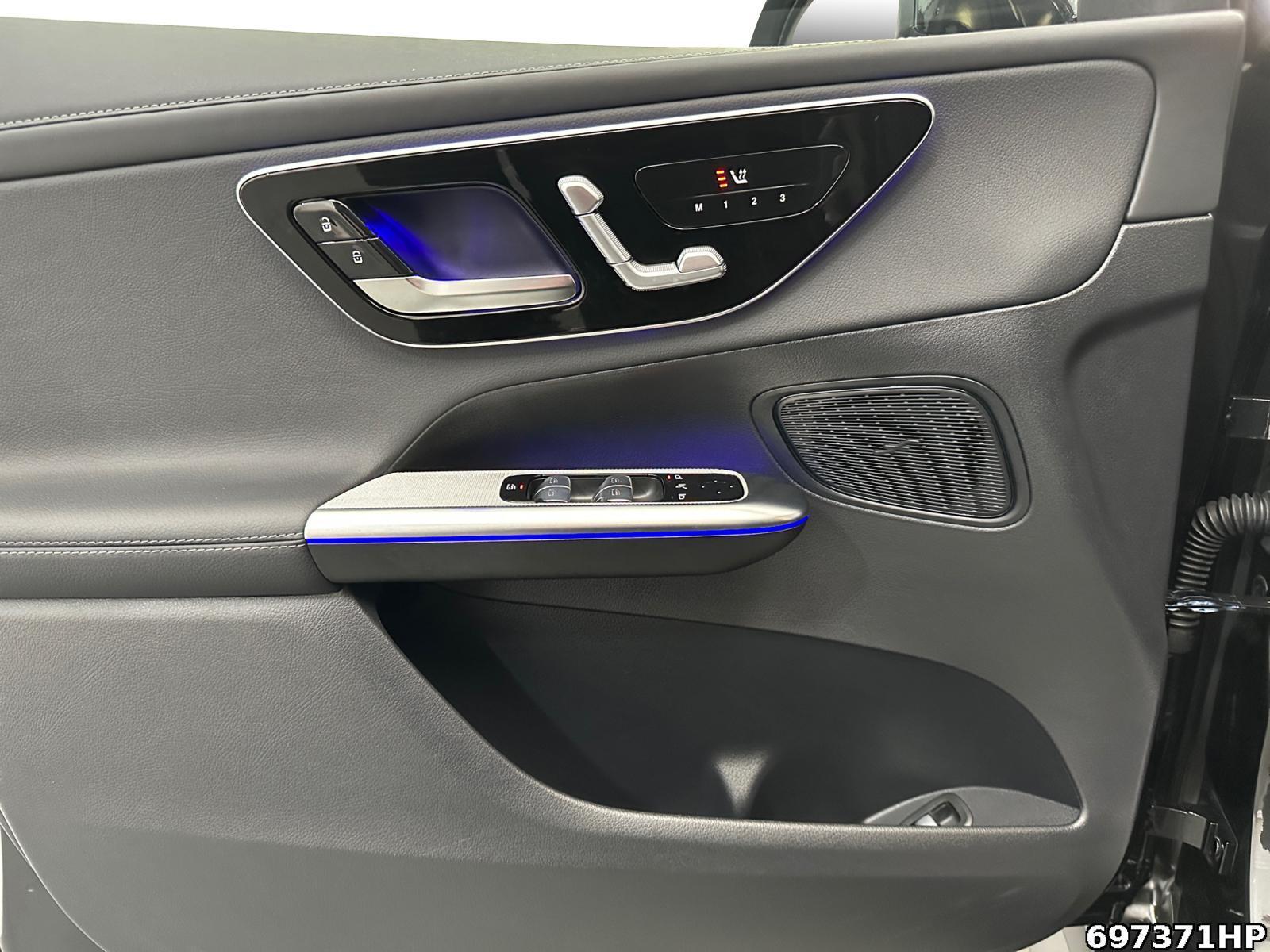 Fahrzeugabbildung Mercedes-Benz GLC 300 d 4M AMG Premium AHK Distronic DAB