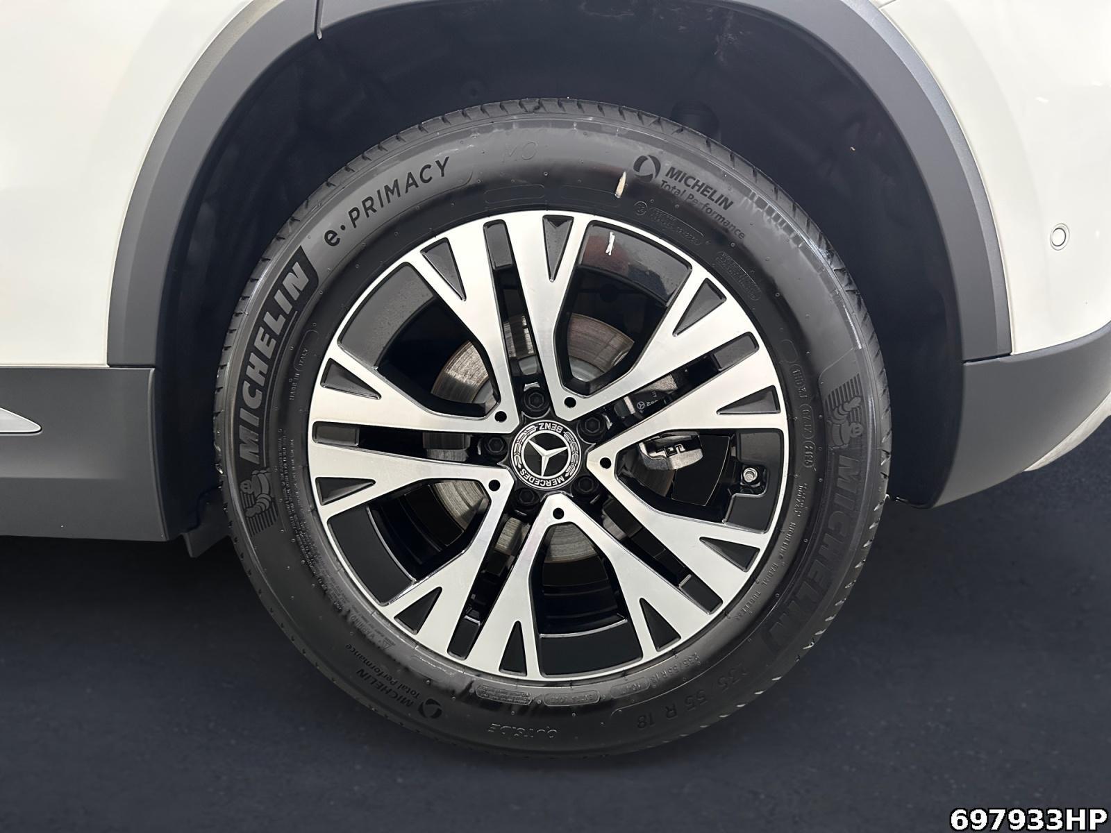 Fahrzeugabbildung Mercedes-Benz GLA 200 Progressive DISTRONIC AHK Kamera 18