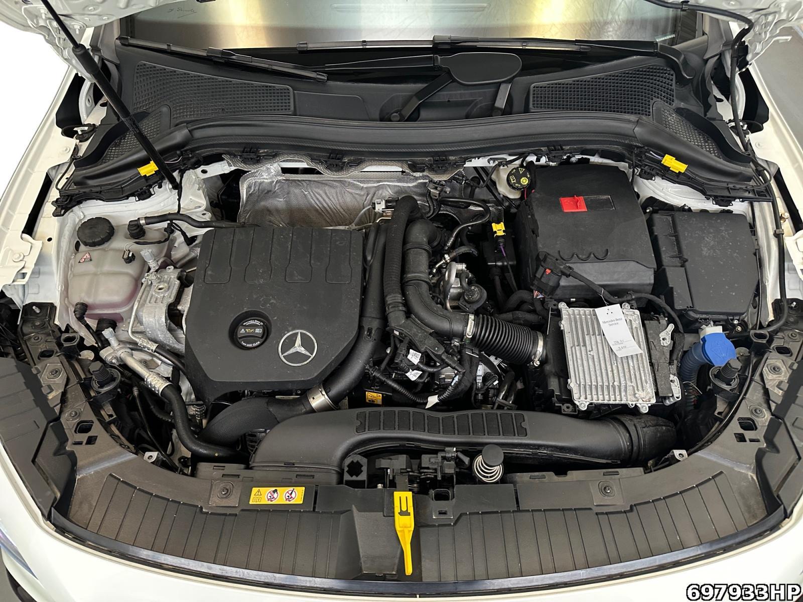 Fahrzeugabbildung Mercedes-Benz GLA 200 Progressive DISTRONIC AHK Kamera 18