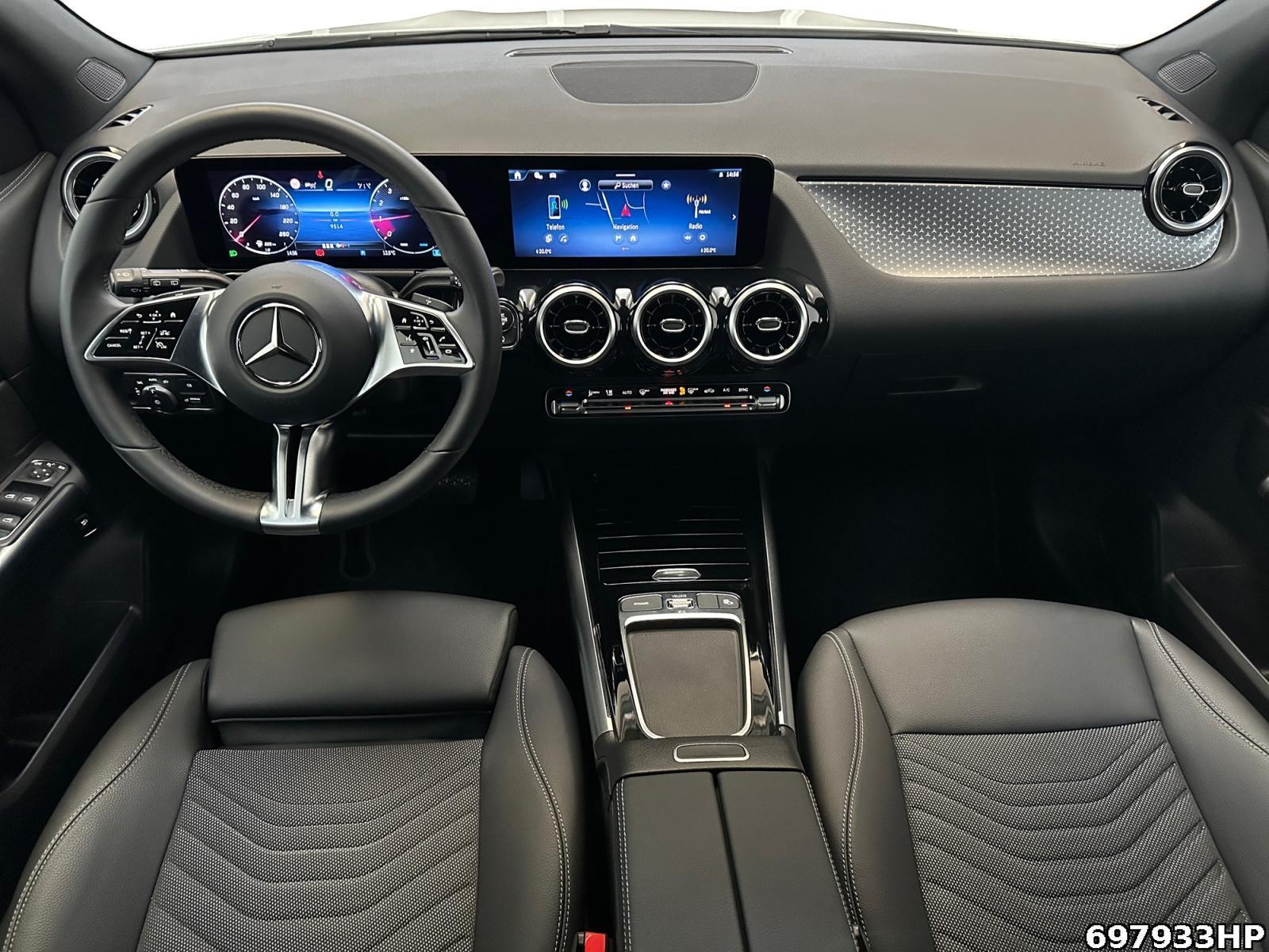 Fahrzeugabbildung Mercedes-Benz GLA 200 Progressive DISTRONIC AHK Kamera 18
