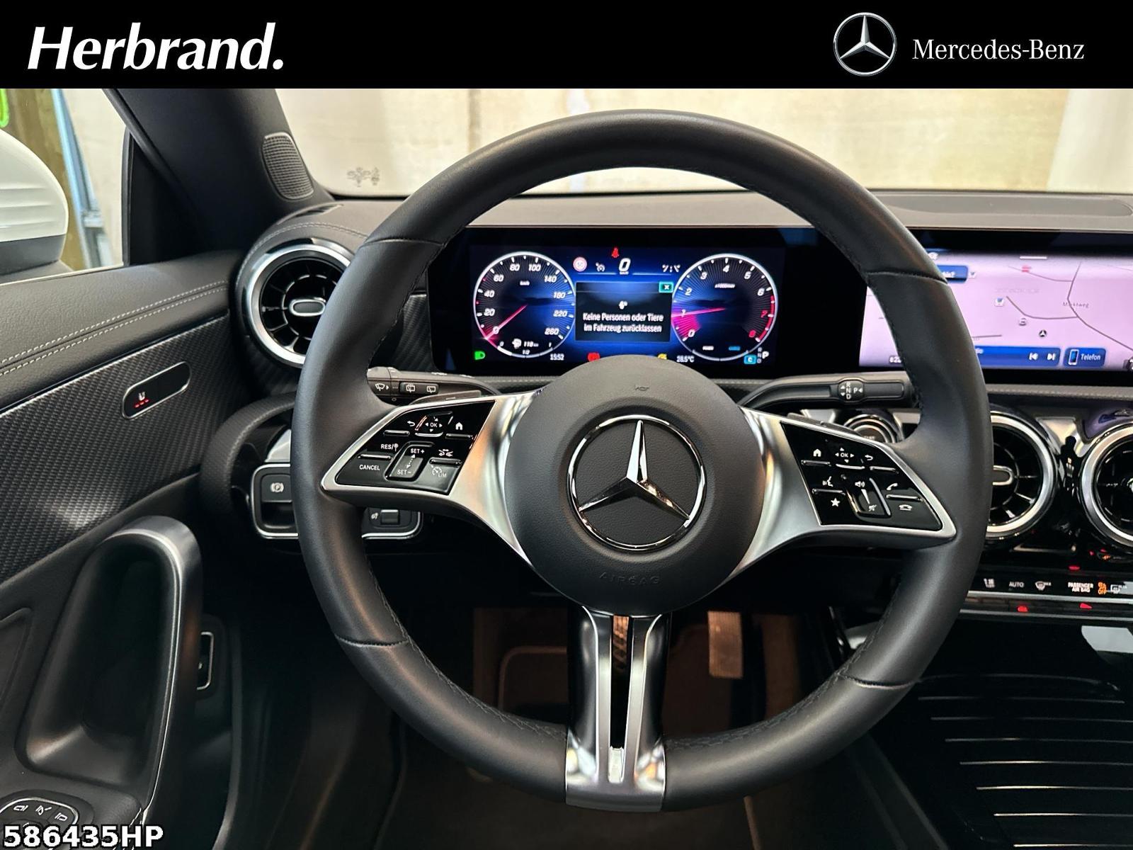 Fahrzeugabbildung Mercedes-Benz CLA 180 Shooting Brake Progressive Pano LHZ 18