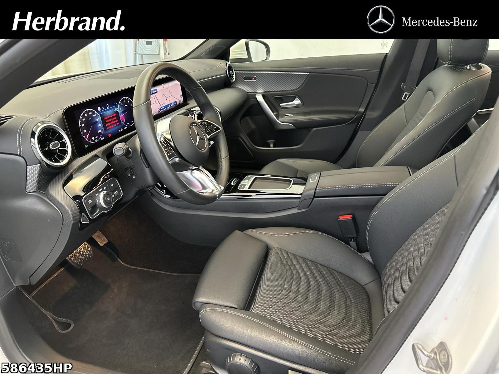 Fahrzeugabbildung Mercedes-Benz CLA 180 Shooting Brake Progressive Pano LHZ 18