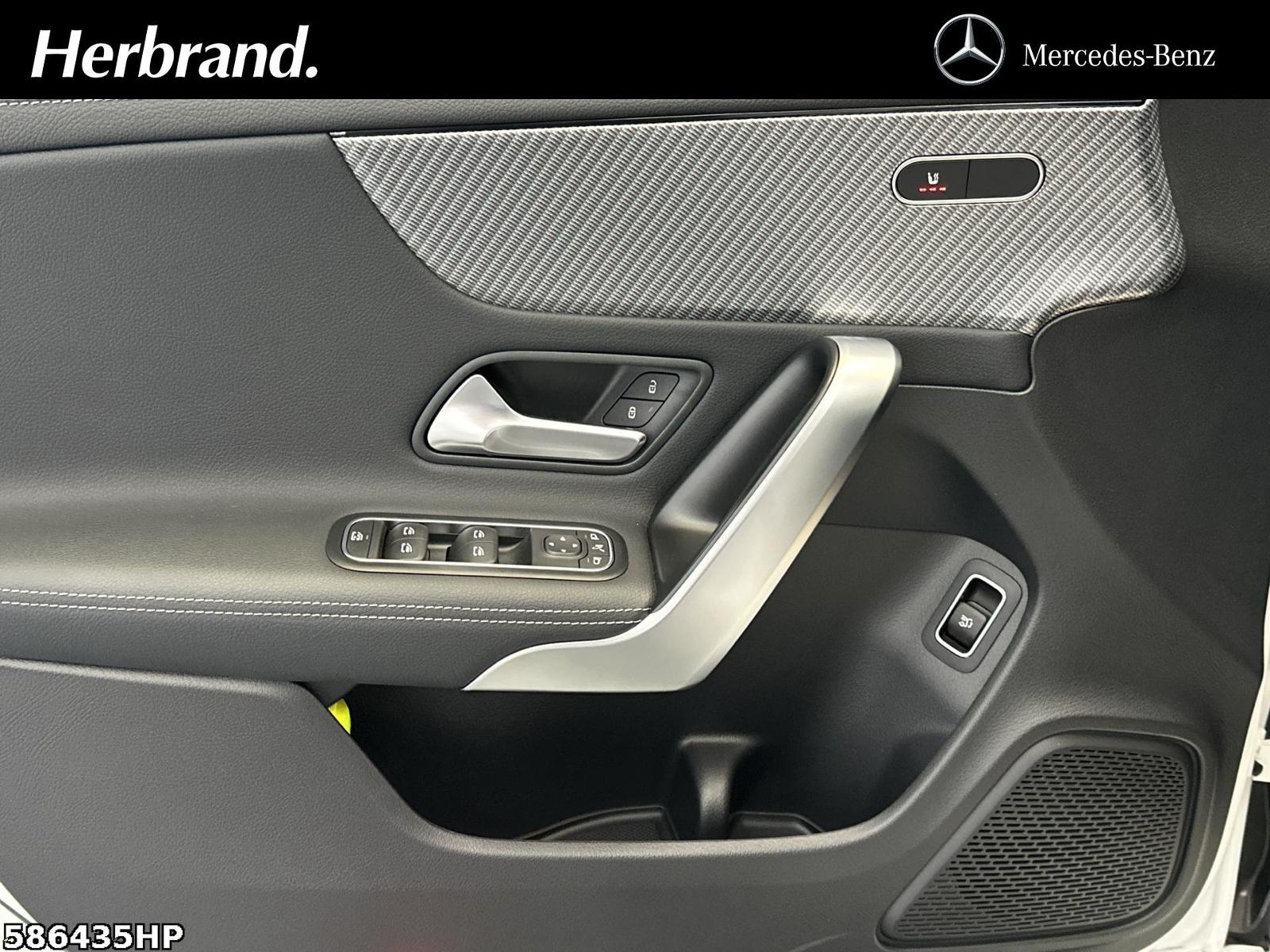Fahrzeugabbildung Mercedes-Benz CLA 180 Shooting Brake Progressive Pano LHZ 18