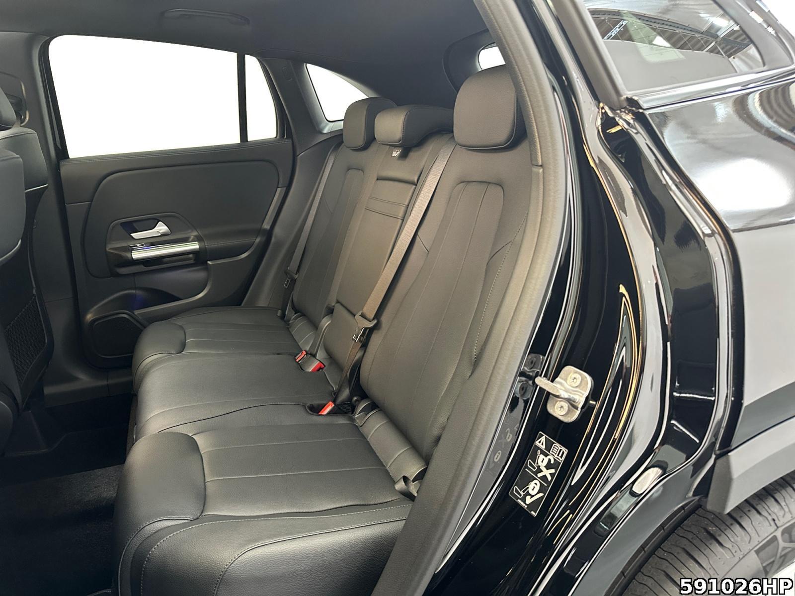 Fahrzeugabbildung Mercedes-Benz GLA 200 +EDITION+NIGHT+AHK+MULTIBEAM+PANO+