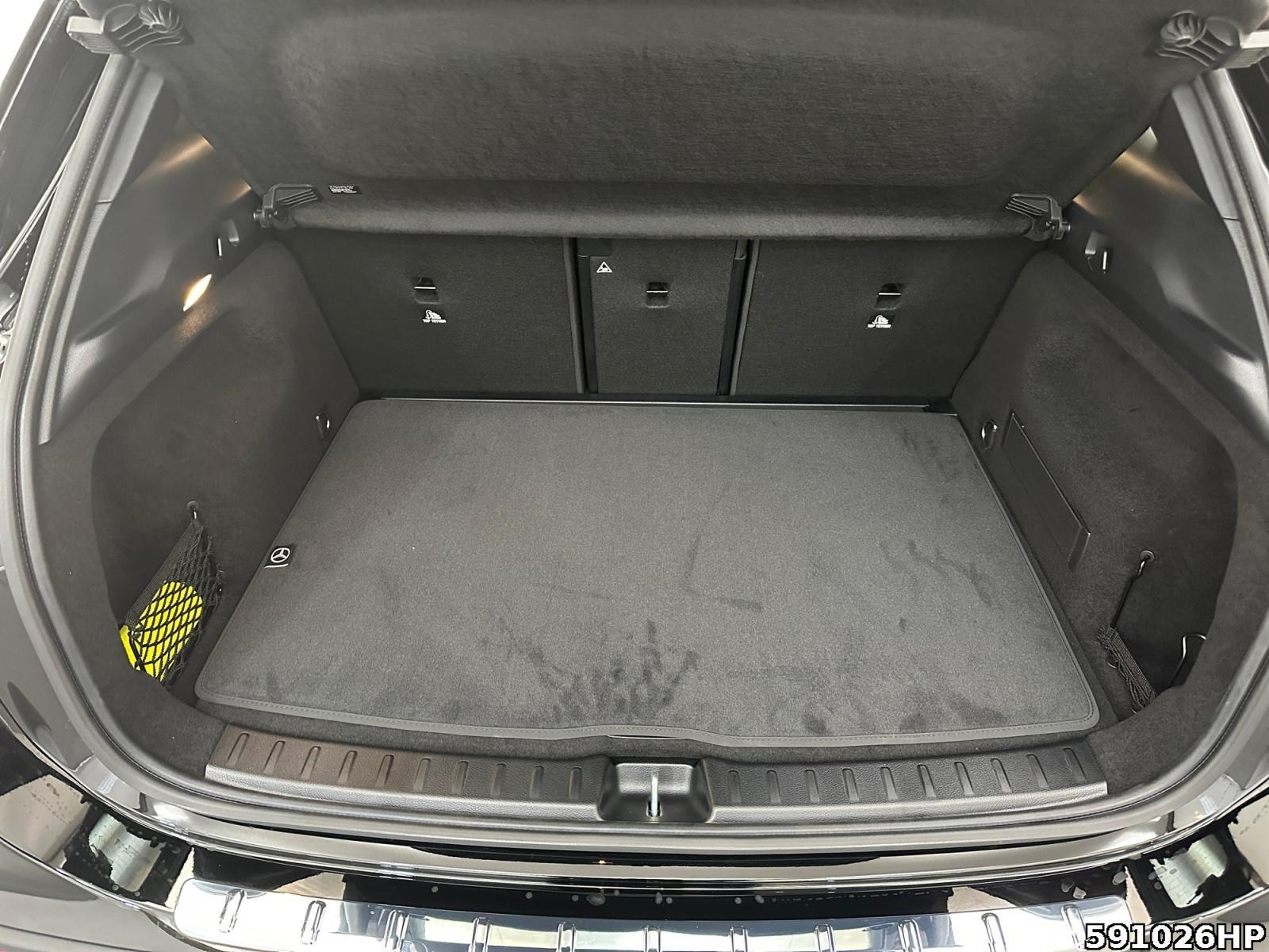 Fahrzeugabbildung Mercedes-Benz GLA 200 +EDITION+NIGHT+AHK+MULTIBEAM+PANO+