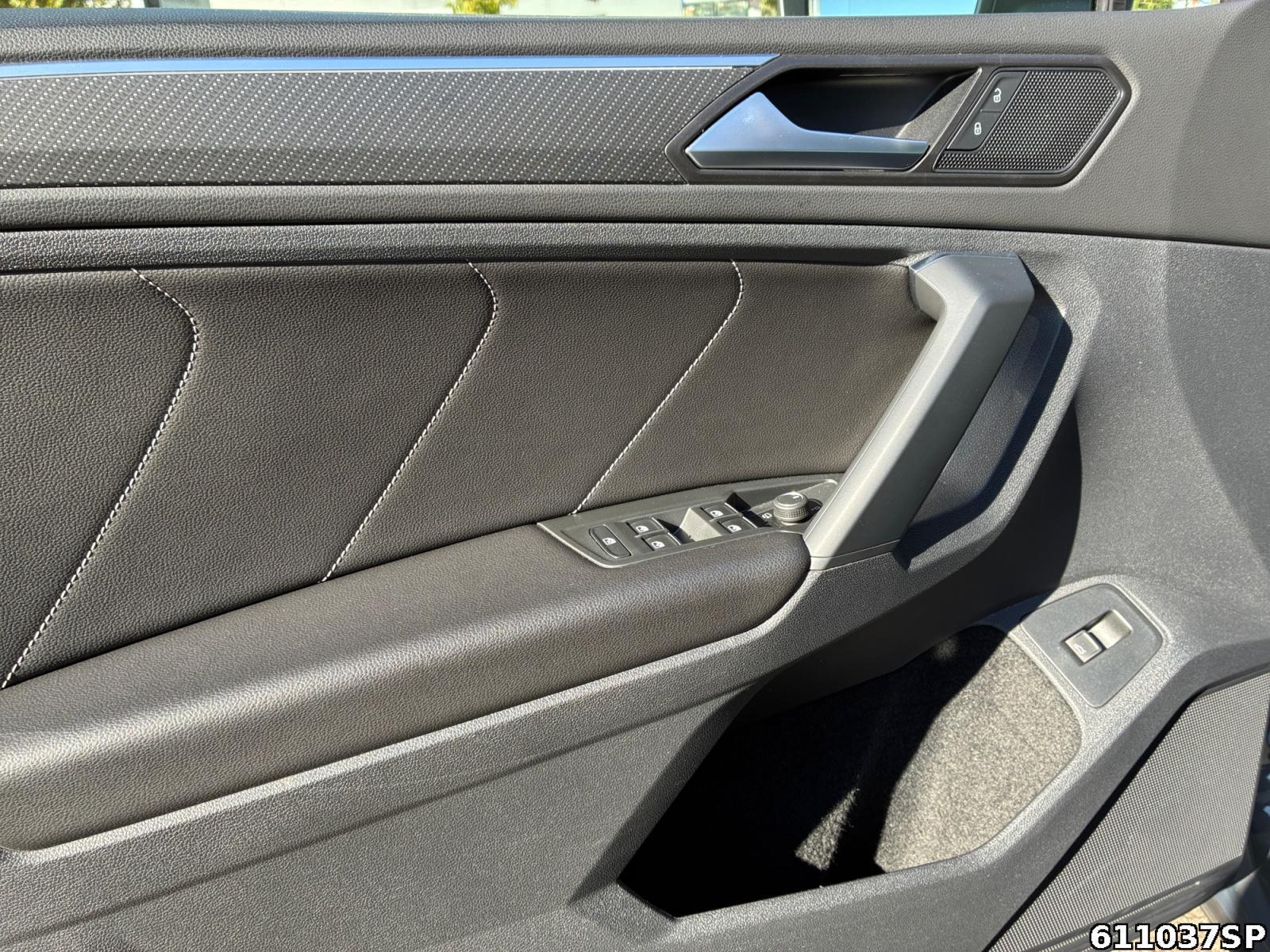 Fahrzeugabbildung Volkswagen Tiguan 2.0 TSI R-Line 4M Pano AHK Kamera LED