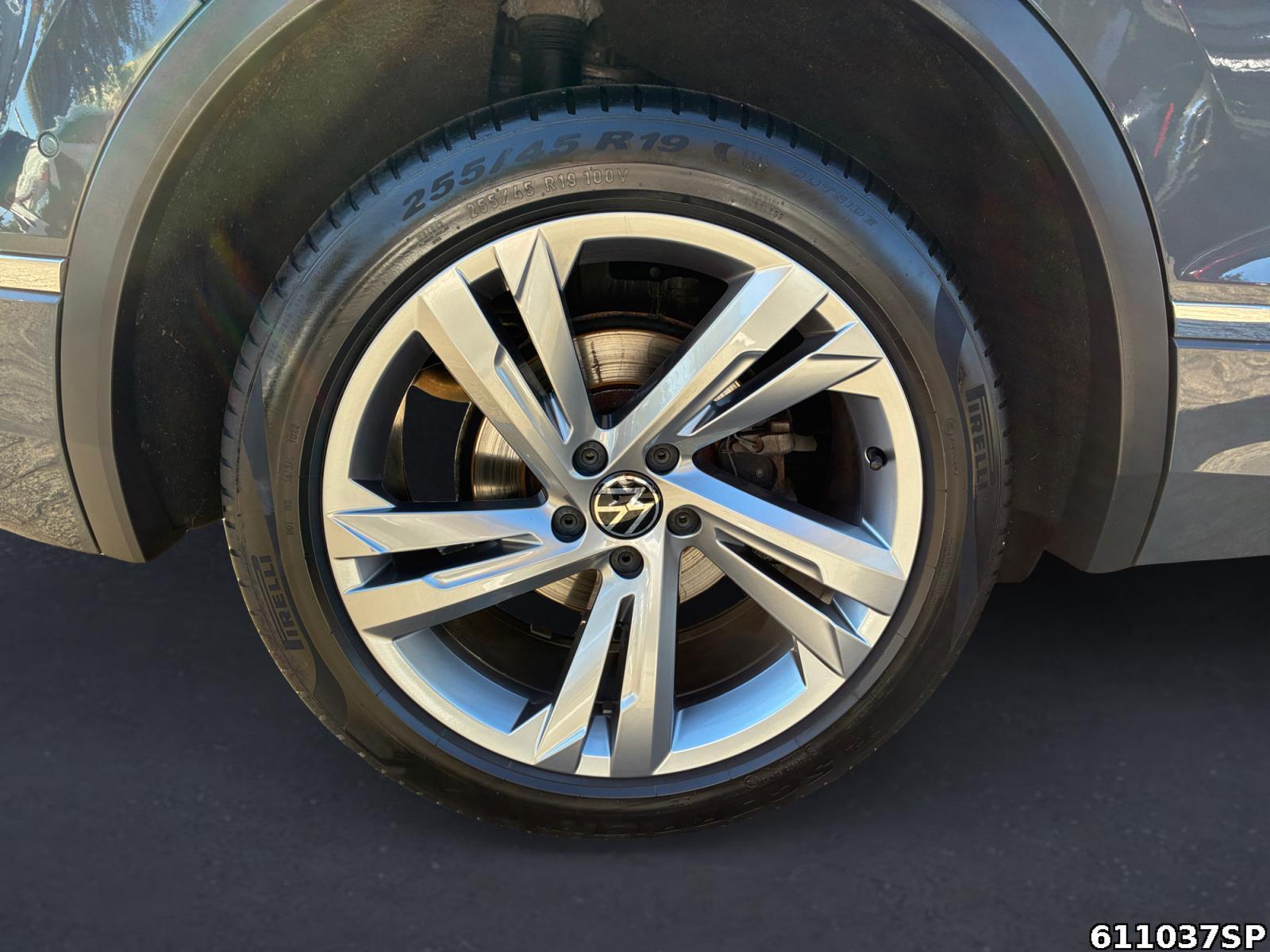 Fahrzeugabbildung Volkswagen Tiguan 2.0 TSI R-Line 4M Pano AHK Kamera LED