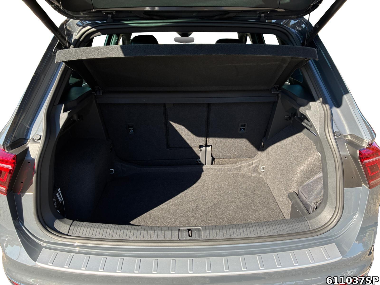 Fahrzeugabbildung Volkswagen Tiguan 2.0 TSI R-Line 4M Pano AHK Kamera LED