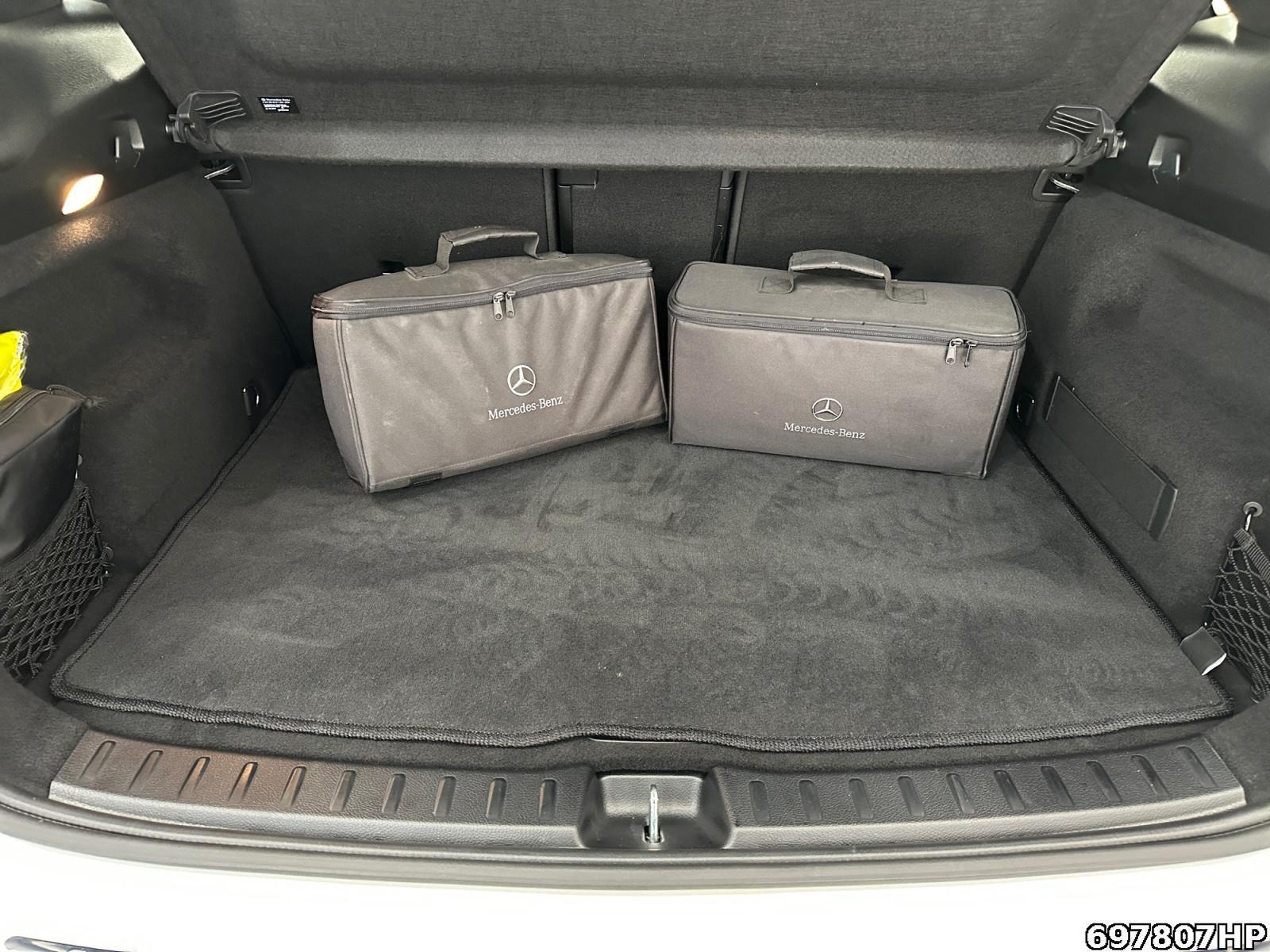 Fahrzeugabbildung Mercedes-Benz EQA AMG Line DISTRONIC 360° 20 Zoll CarPlay