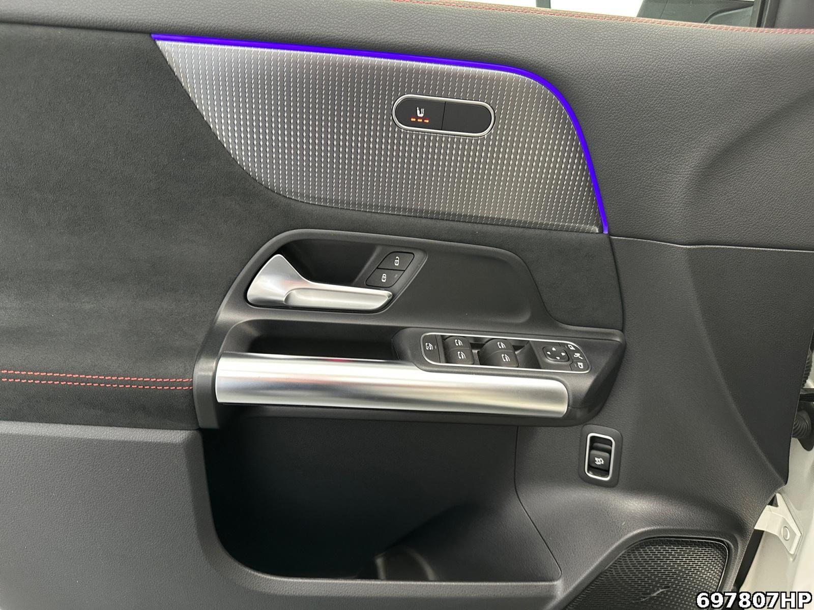 Fahrzeugabbildung Mercedes-Benz EQA AMG Line DISTRONIC 360° 20 Zoll CarPlay