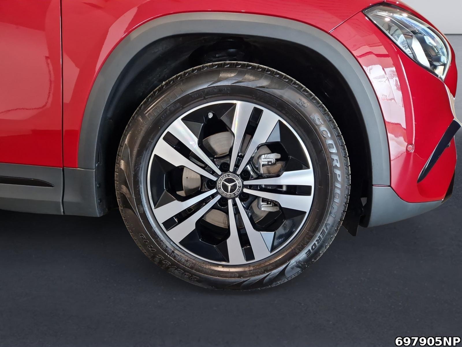 Fahrzeugabbildung Mercedes-Benz GLA 200 Progressive Night MULTIBEAM Kamera