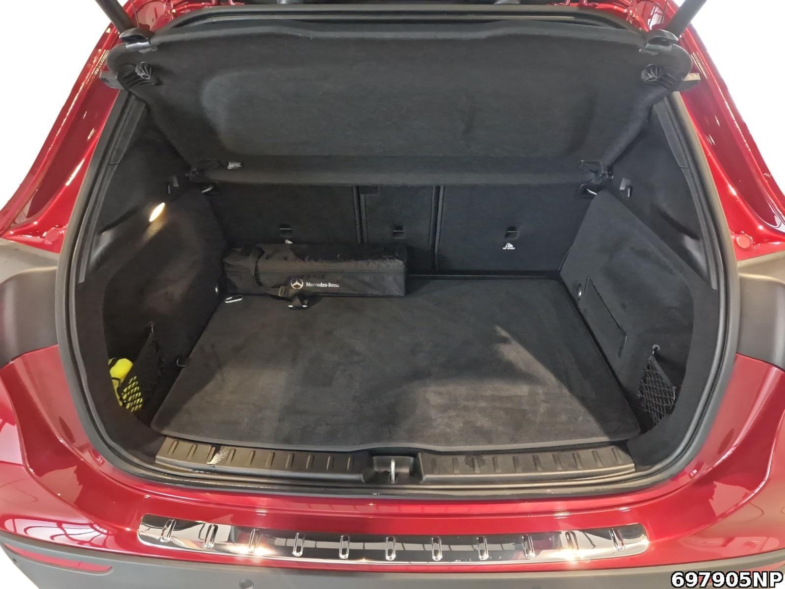 Fahrzeugabbildung Mercedes-Benz GLA 200 Progressive Night MULTIBEAM Kamera