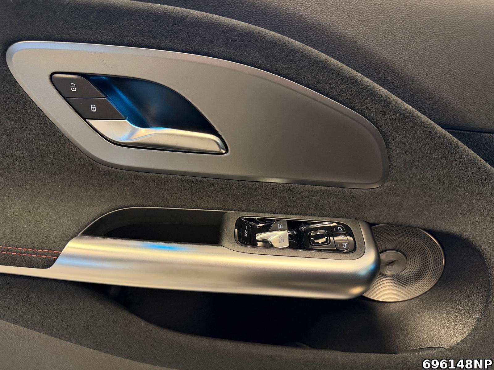 Fahrzeugabbildung Mercedes-Benz CLA 200 AMG+AHK+MULTIBEAM+BURMESTER+KEYLESS+19°