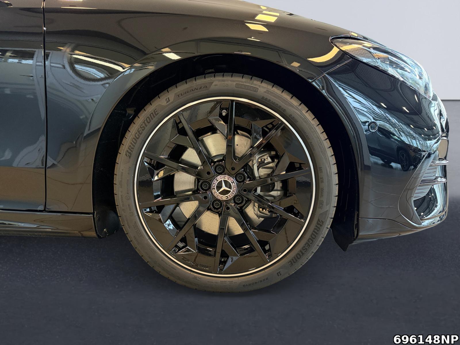 Fahrzeugabbildung Mercedes-Benz CLA 200 AMG+AHK+MULTIBEAM+BURMESTER+KEYLESS+19°