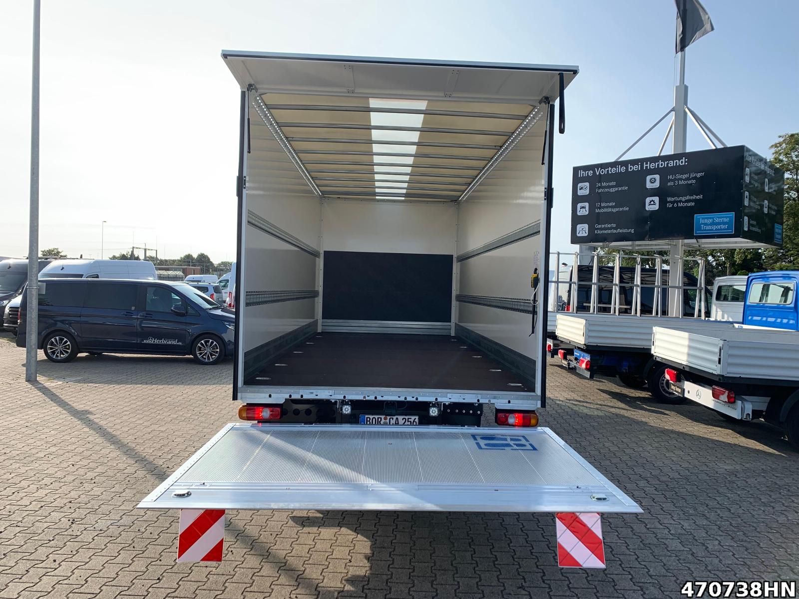 Fahrzeugabbildung FUSO Canter 9C18 AMT Wielton-Koffer Lbw. Vfhrzg.