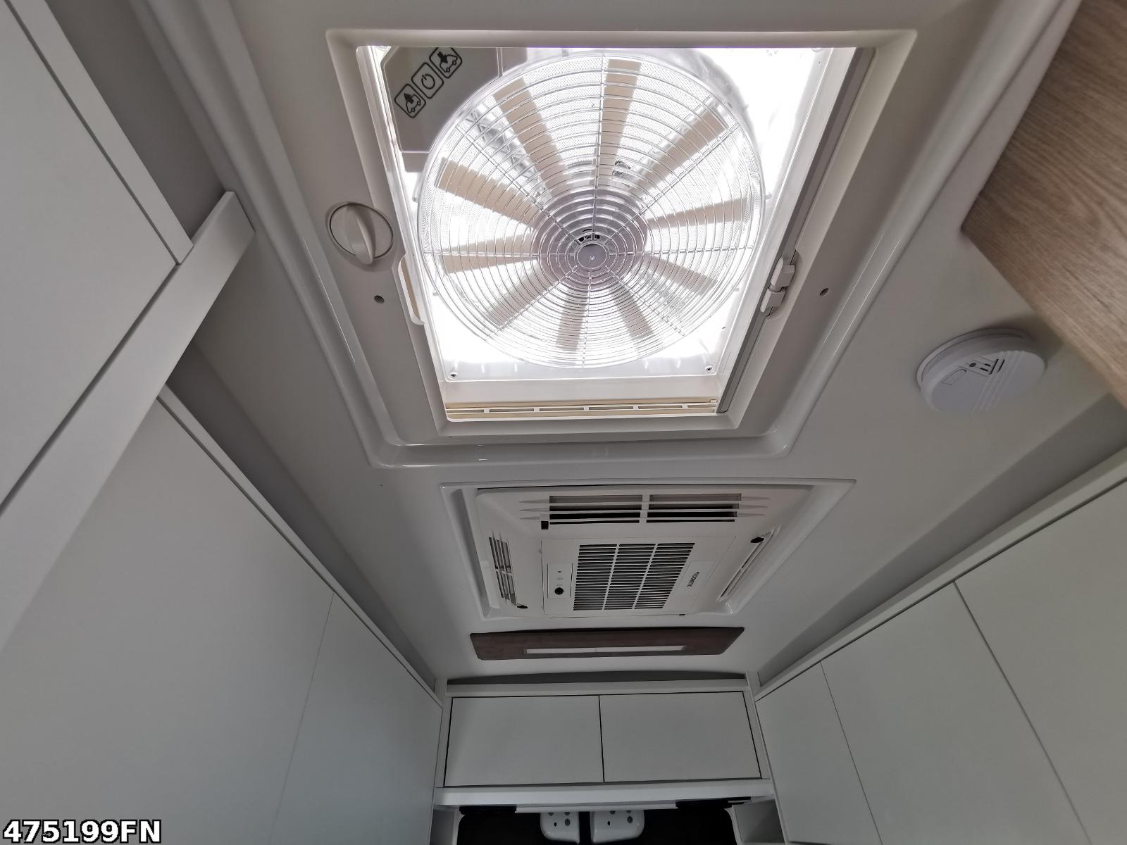Fahrzeugabbildung Kabe Van 690 LB 4x4
