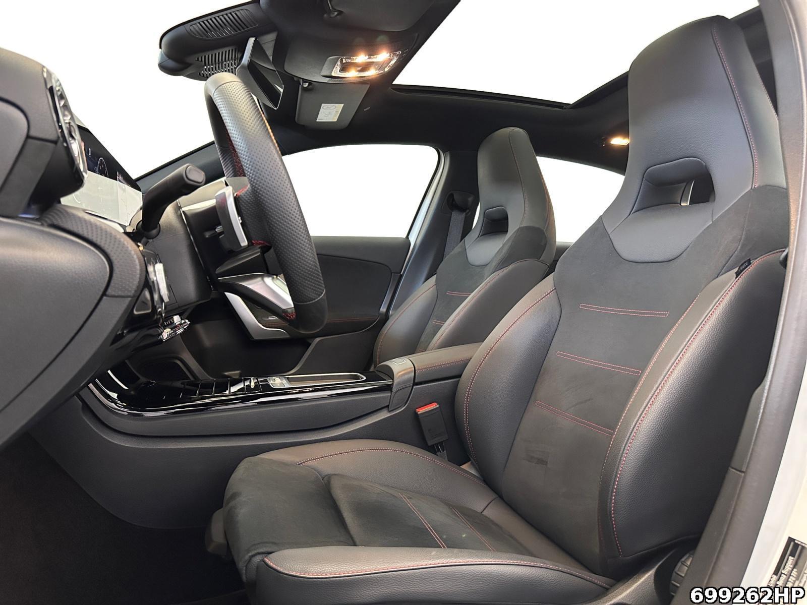 Fahrzeugabbildung Mercedes-Benz A 200 AMG Line Panorama LED Keyless 18