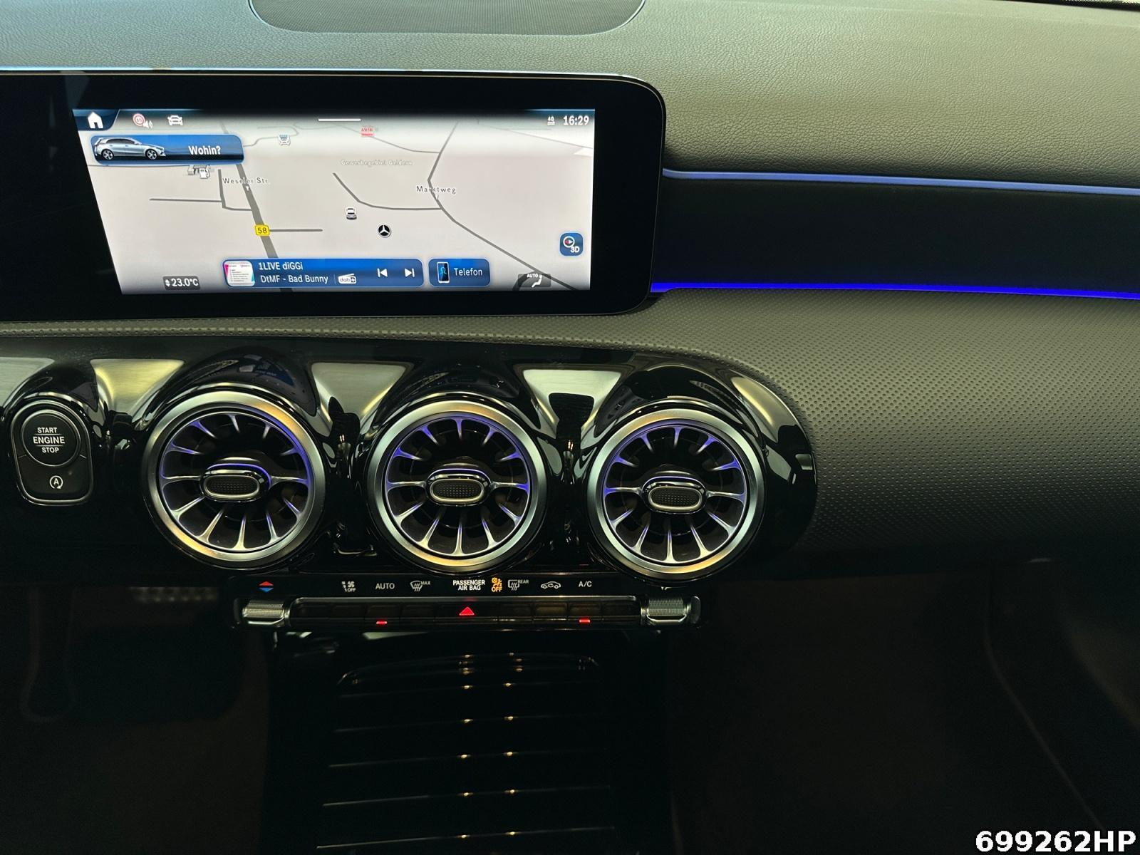 Fahrzeugabbildung Mercedes-Benz A 200 AMG Line Panorama LED Keyless 18
