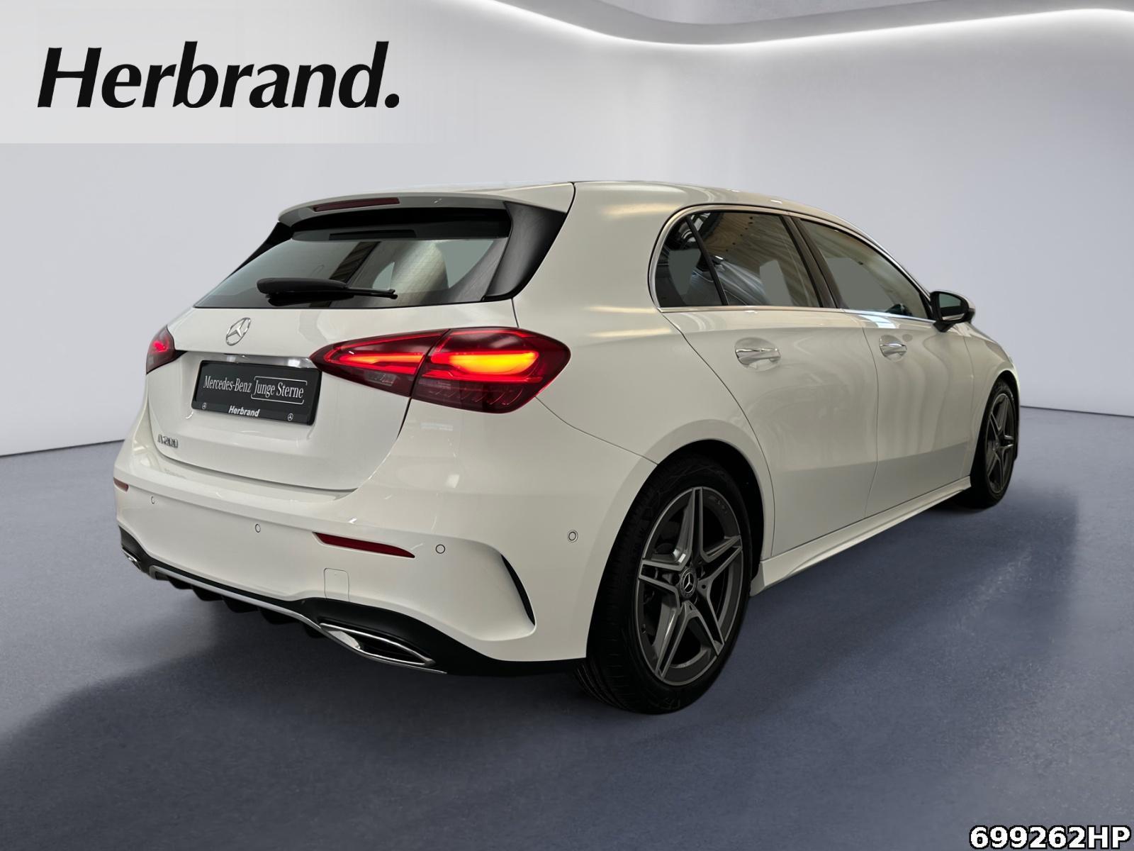 Fahrzeugabbildung Mercedes-Benz A 200 AMG Line Panorama LED Keyless 18