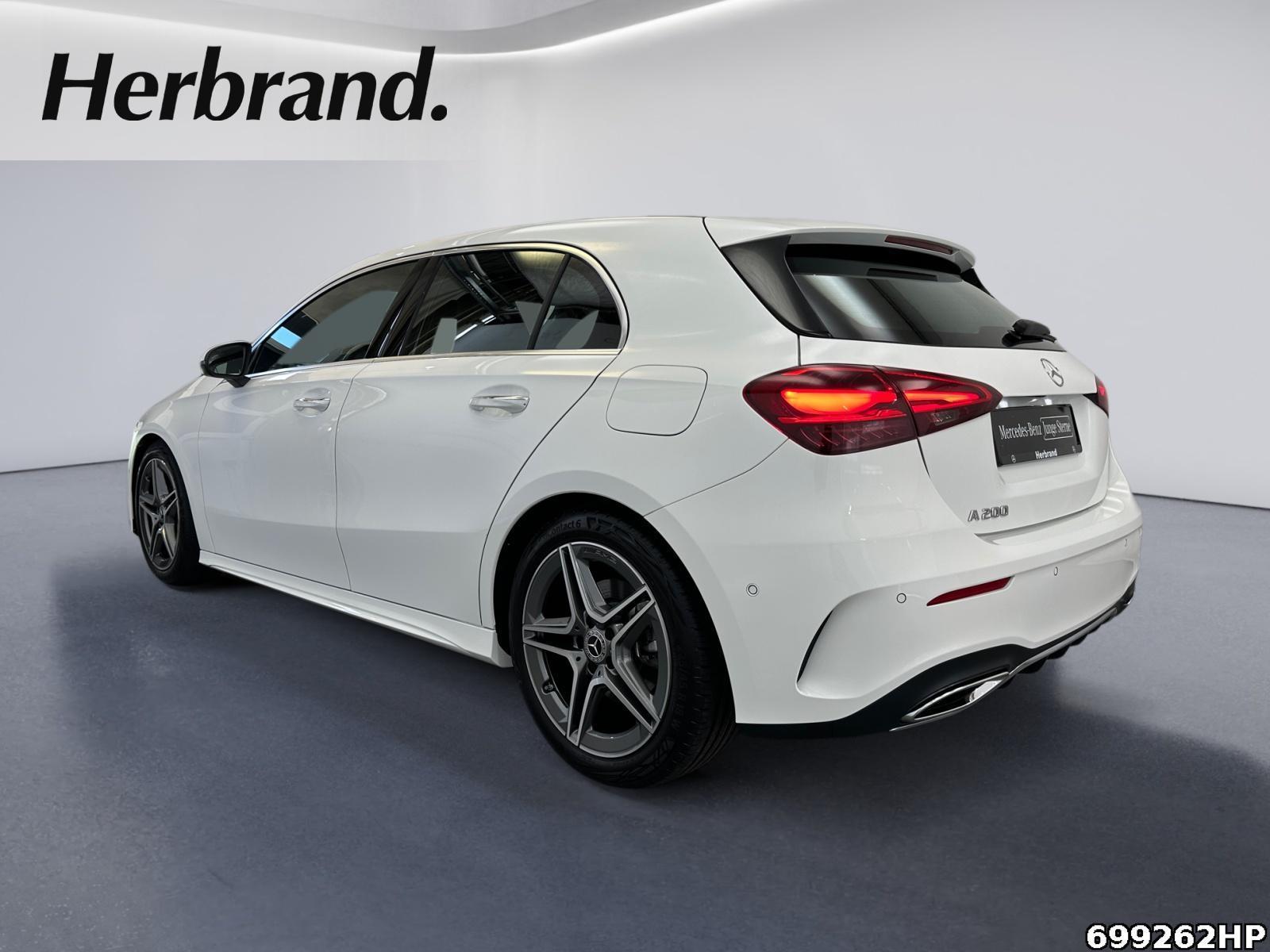 Fahrzeugabbildung Mercedes-Benz A 200 AMG Line Panorama LED Keyless 18
