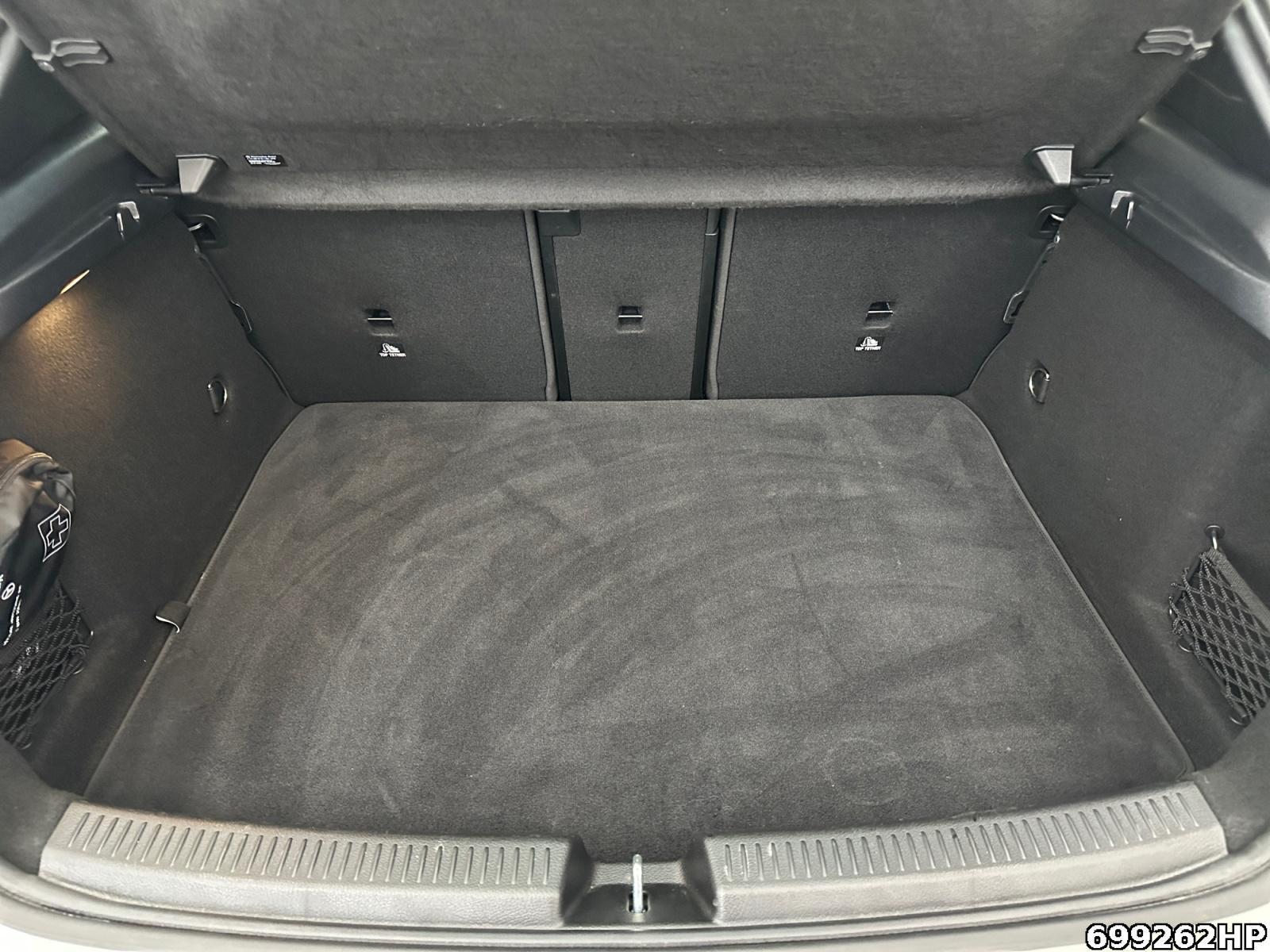 Fahrzeugabbildung Mercedes-Benz A 200 AMG Line Panorama LED Keyless 18
