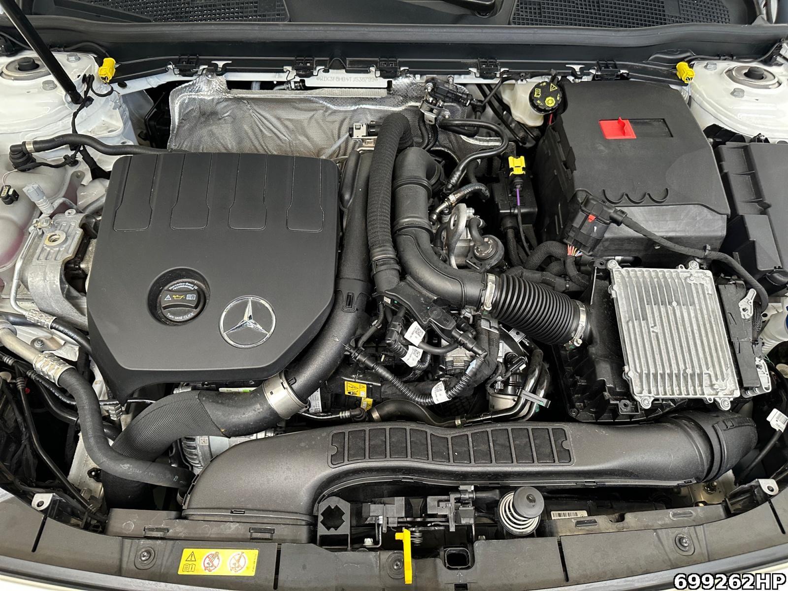 Fahrzeugabbildung Mercedes-Benz A 200 AMG Line Panorama LED Keyless 18