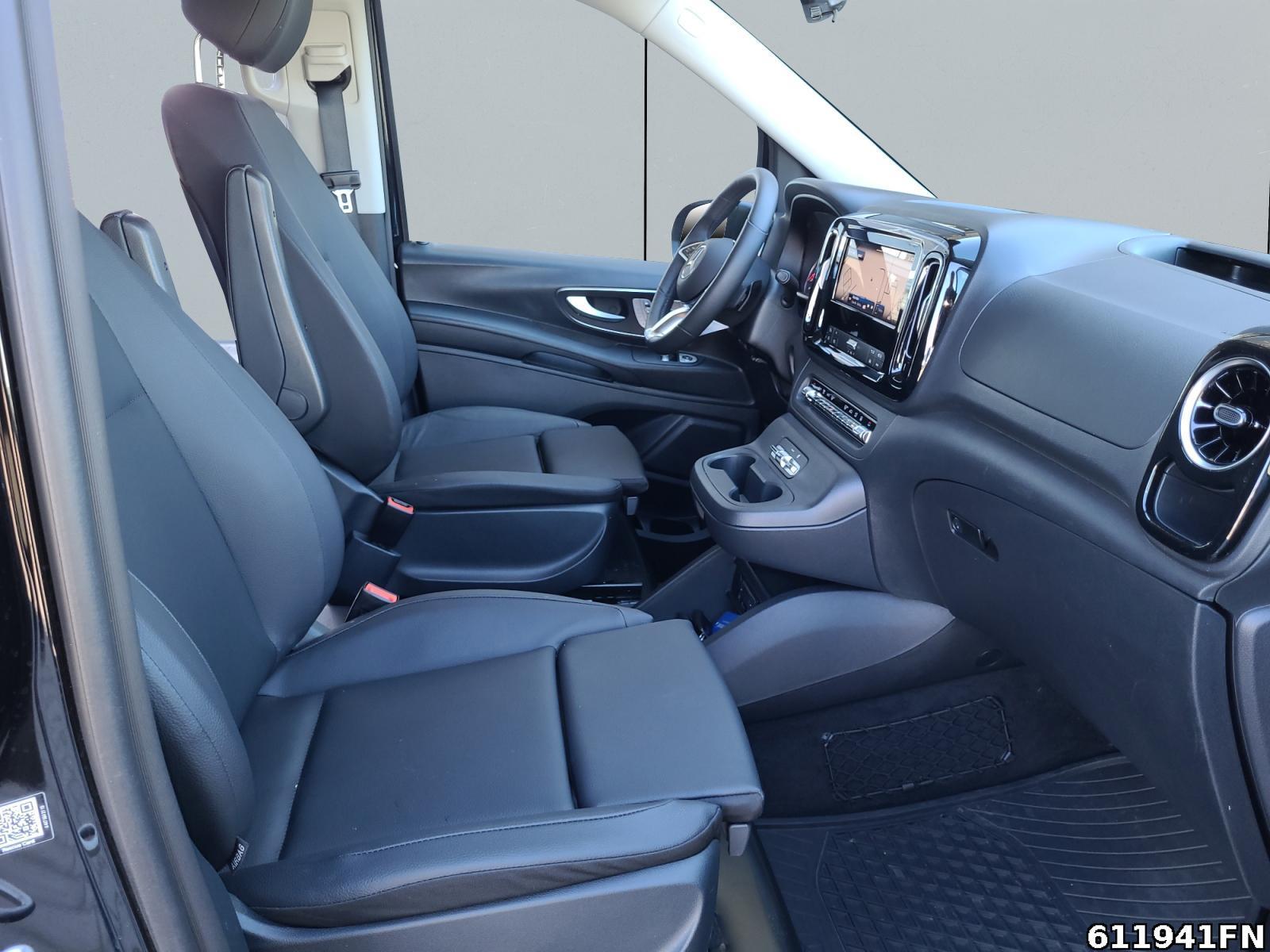 Fahrzeugabbildung Mercedes-Benz Vito 119 CDI Tourer lang 4M*LED*E-Sitze*8-Sitz*