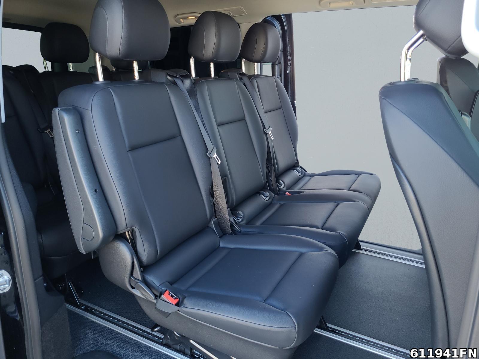 Fahrzeugabbildung Mercedes-Benz Vito 119 CDI Tourer lang 4M*LED*E-Sitze*8-Sitz*