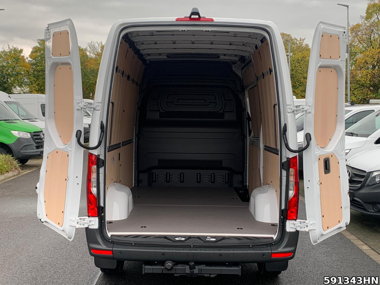 Fahrzeugabbildung Mercedes-Benz Sprinter 319 L2H2 SELECT *LED*AHK*DISTRONIC*NAVI