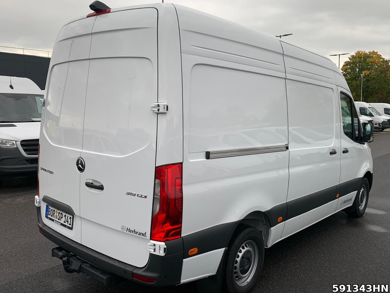 Fahrzeugabbildung Mercedes-Benz Sprinter 319 L2H2 SELECT *LED*AHK*DISTRONIC*NAVI