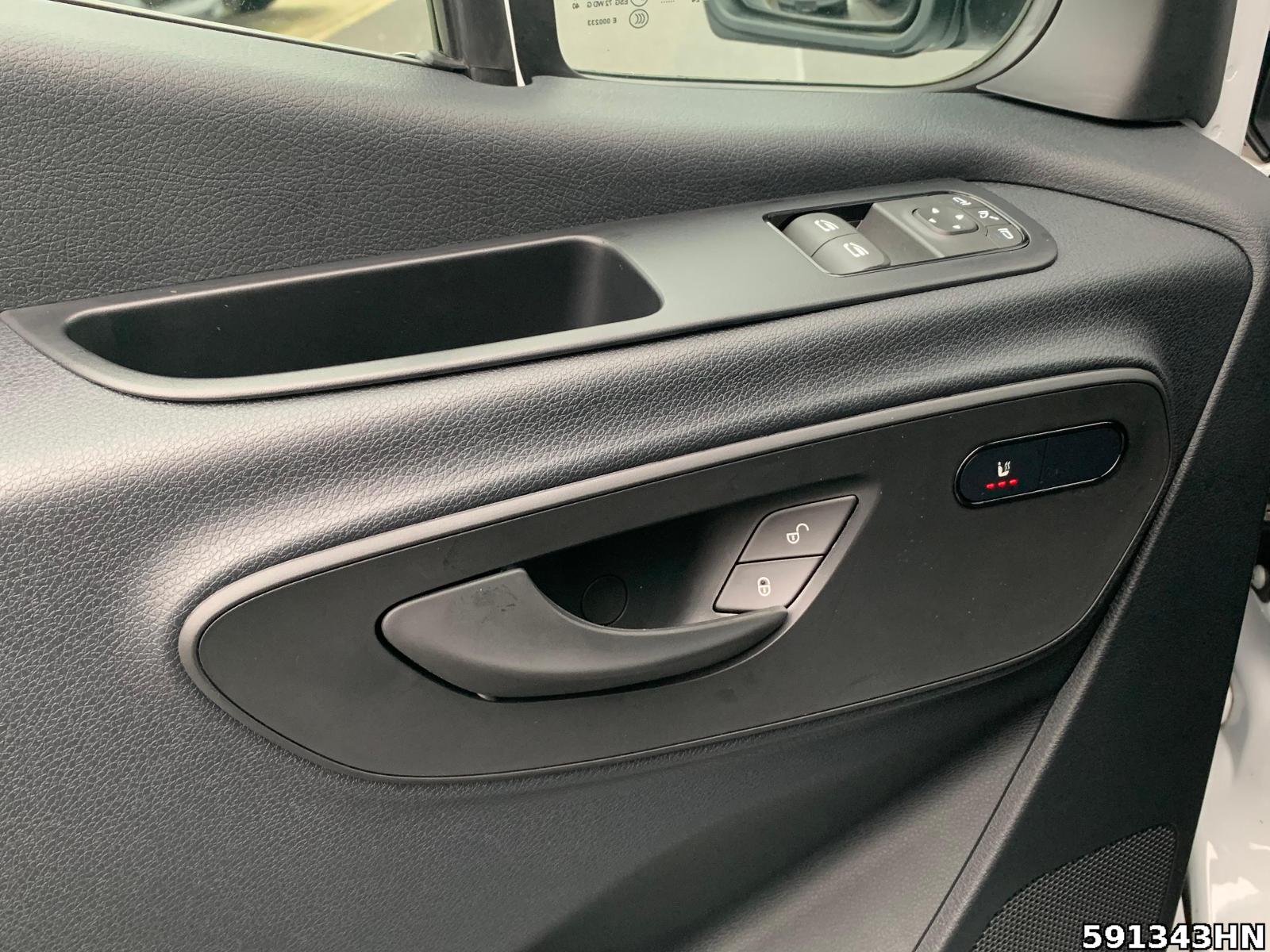 Fahrzeugabbildung Mercedes-Benz Sprinter 319 L2H2 SELECT *LED*AHK*DISTRONIC*NAVI